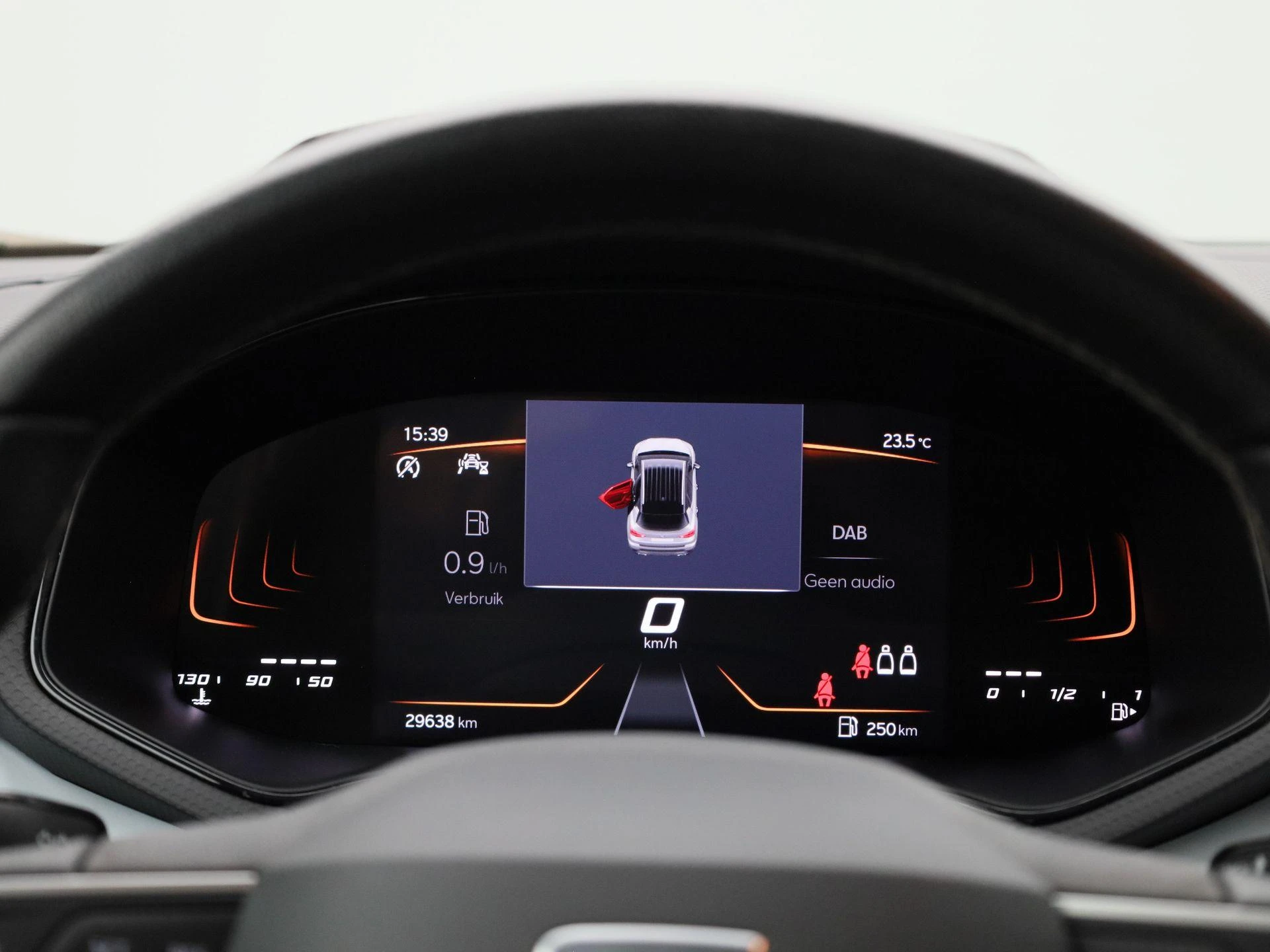 SEAT-Arona-image-7