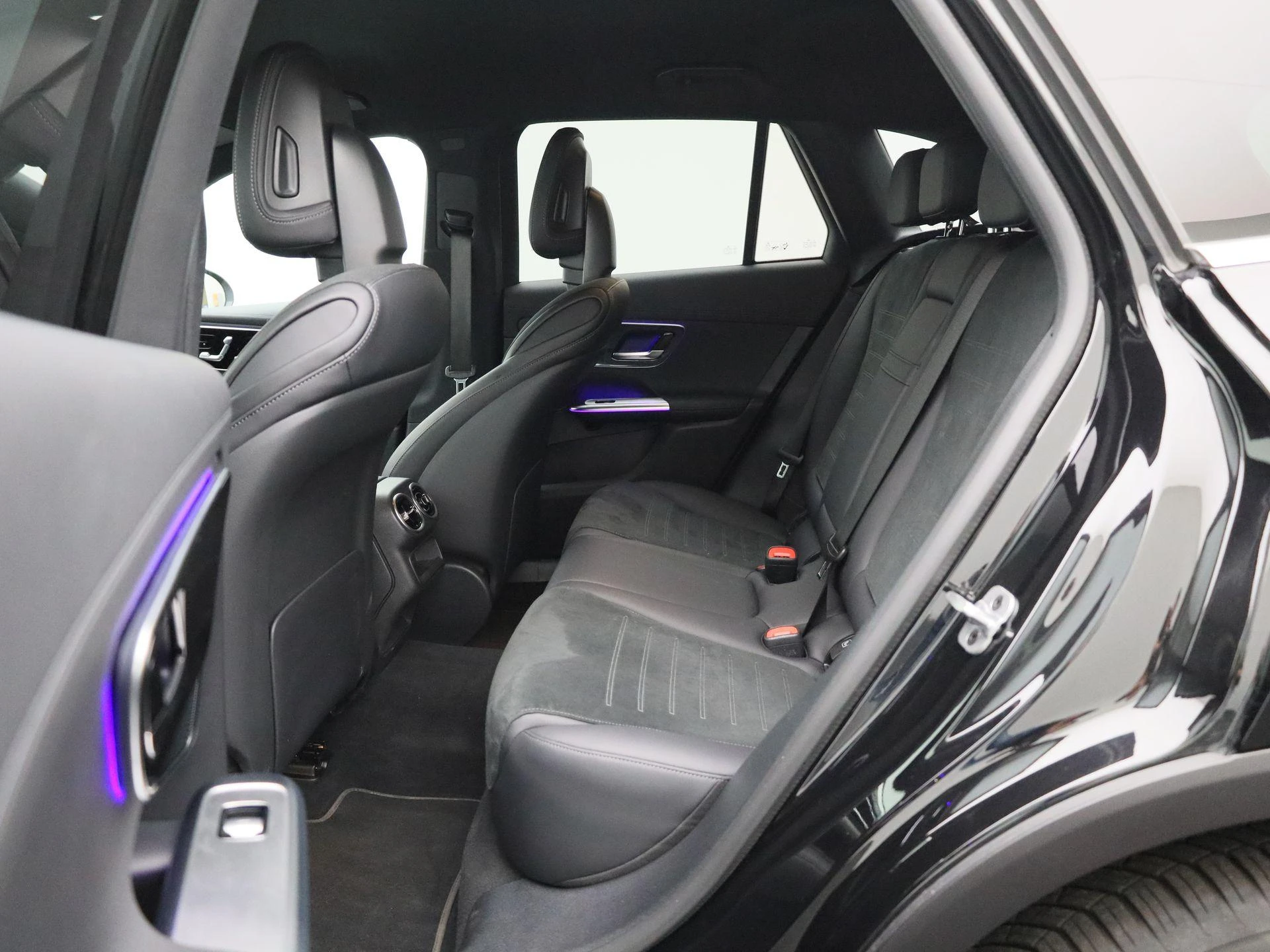 Mercedes-Benz-GLC-image-10