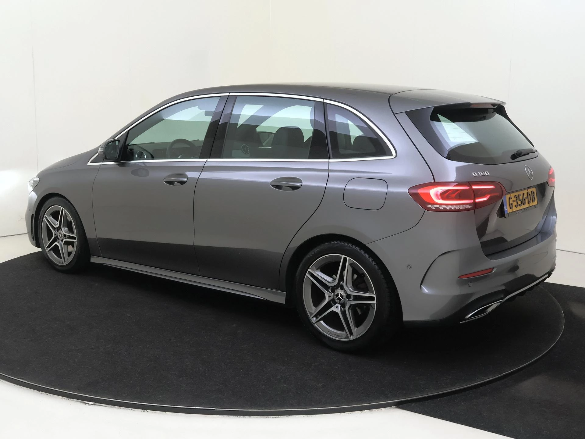Mercedes-Benz-B-Klasse-image-2