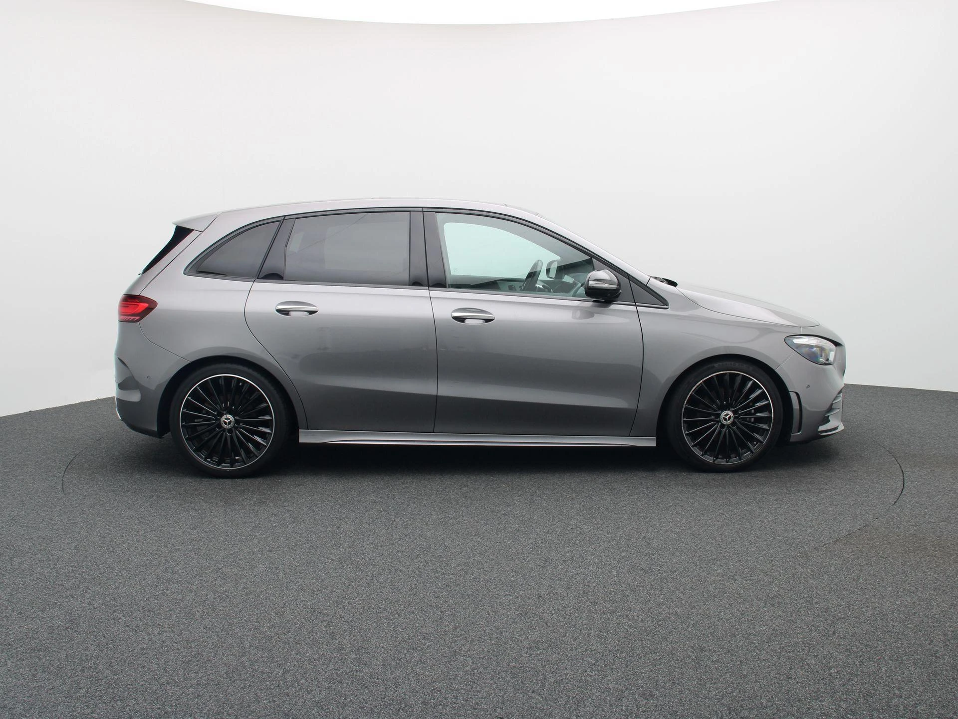 Mercedes-Benz-B-Klasse-image-5