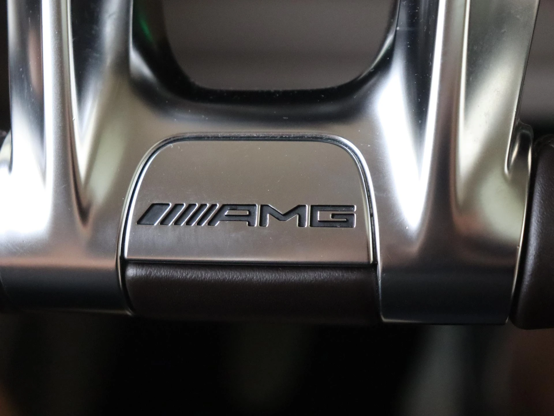 Mercedes-Benz-G-Klasse-image-17