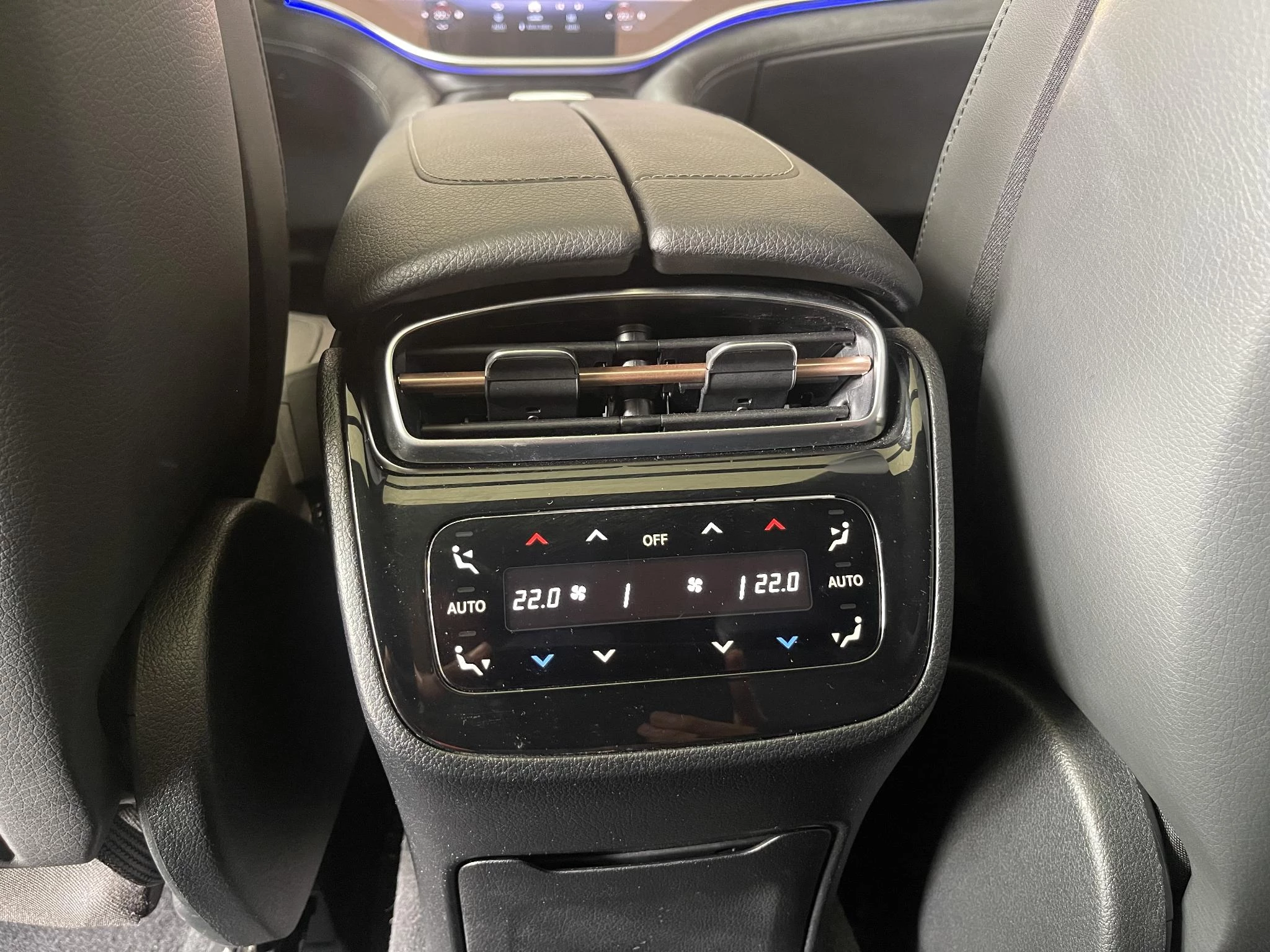 Mercedes-Benz EQE 43 AMG SUV + NAPPA + PANO + BURMESTER + HYPERSCREEN +