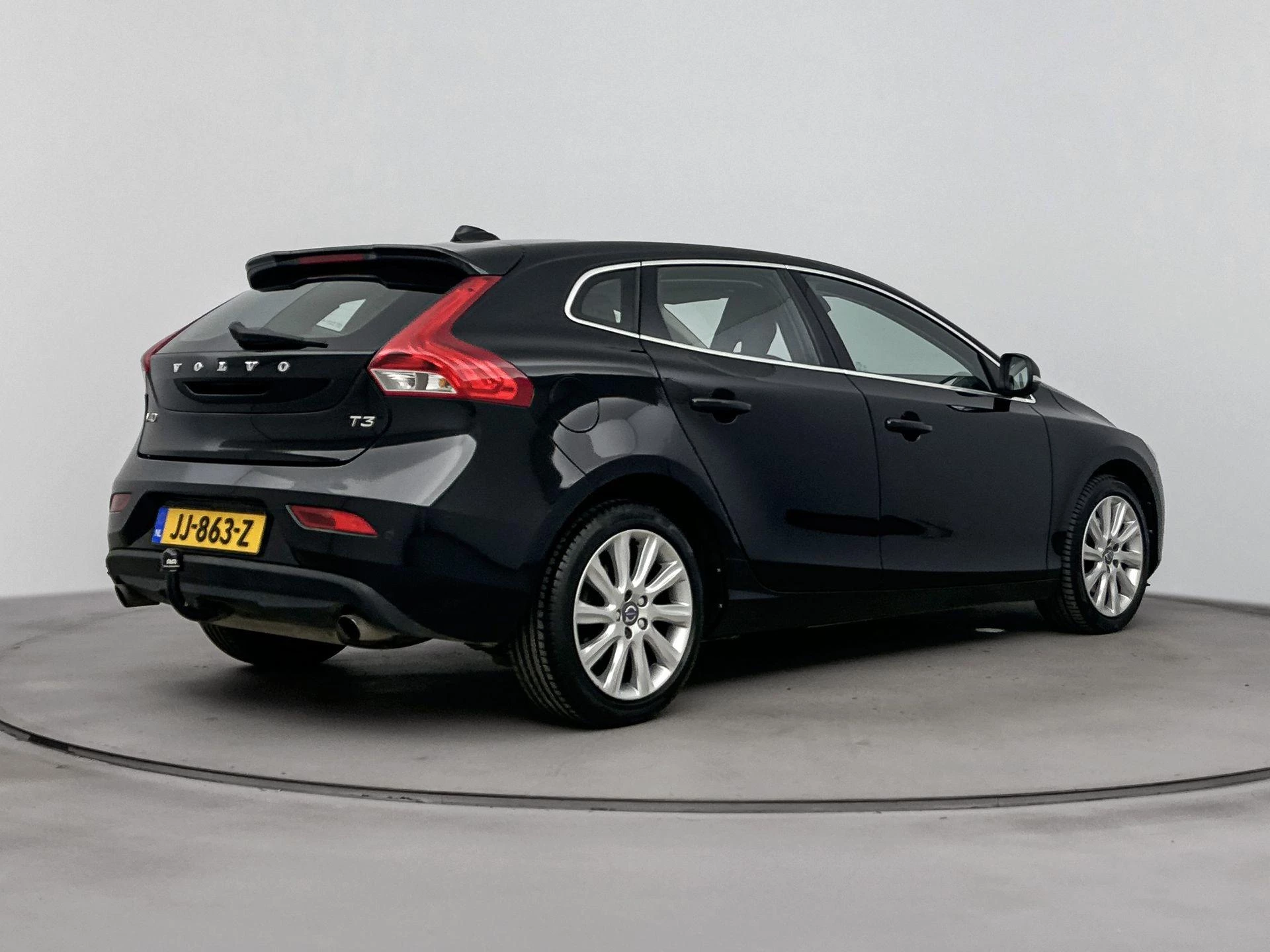 Volvo-V40-image-3