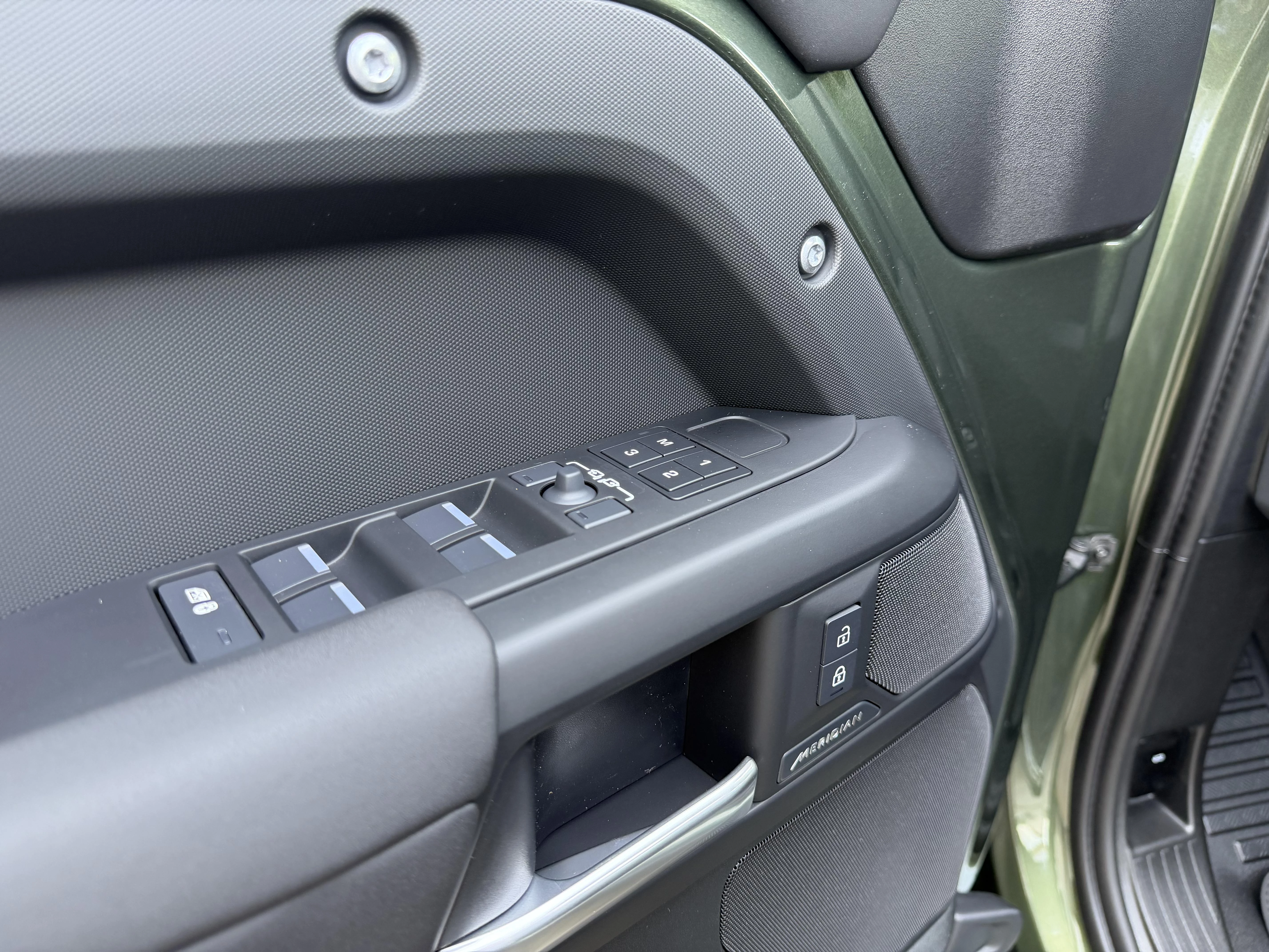 Land Rover Defender 110 D250 X-Dynamic SE AWD Auto. 26MY