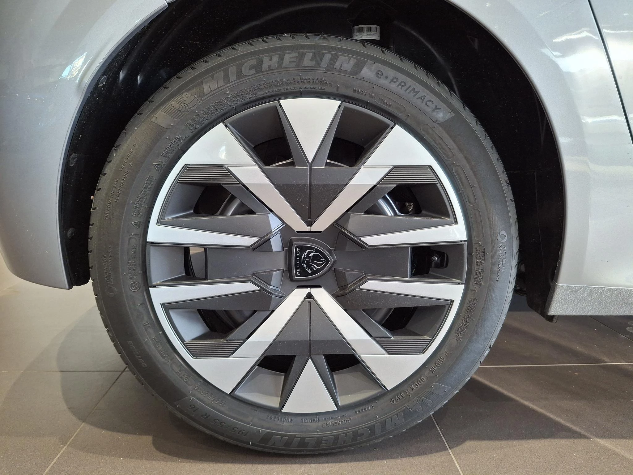 Peugeot-208-image-9