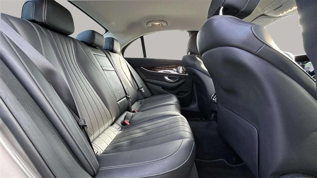 Mercedes-Benz-E-Klasse-image-25