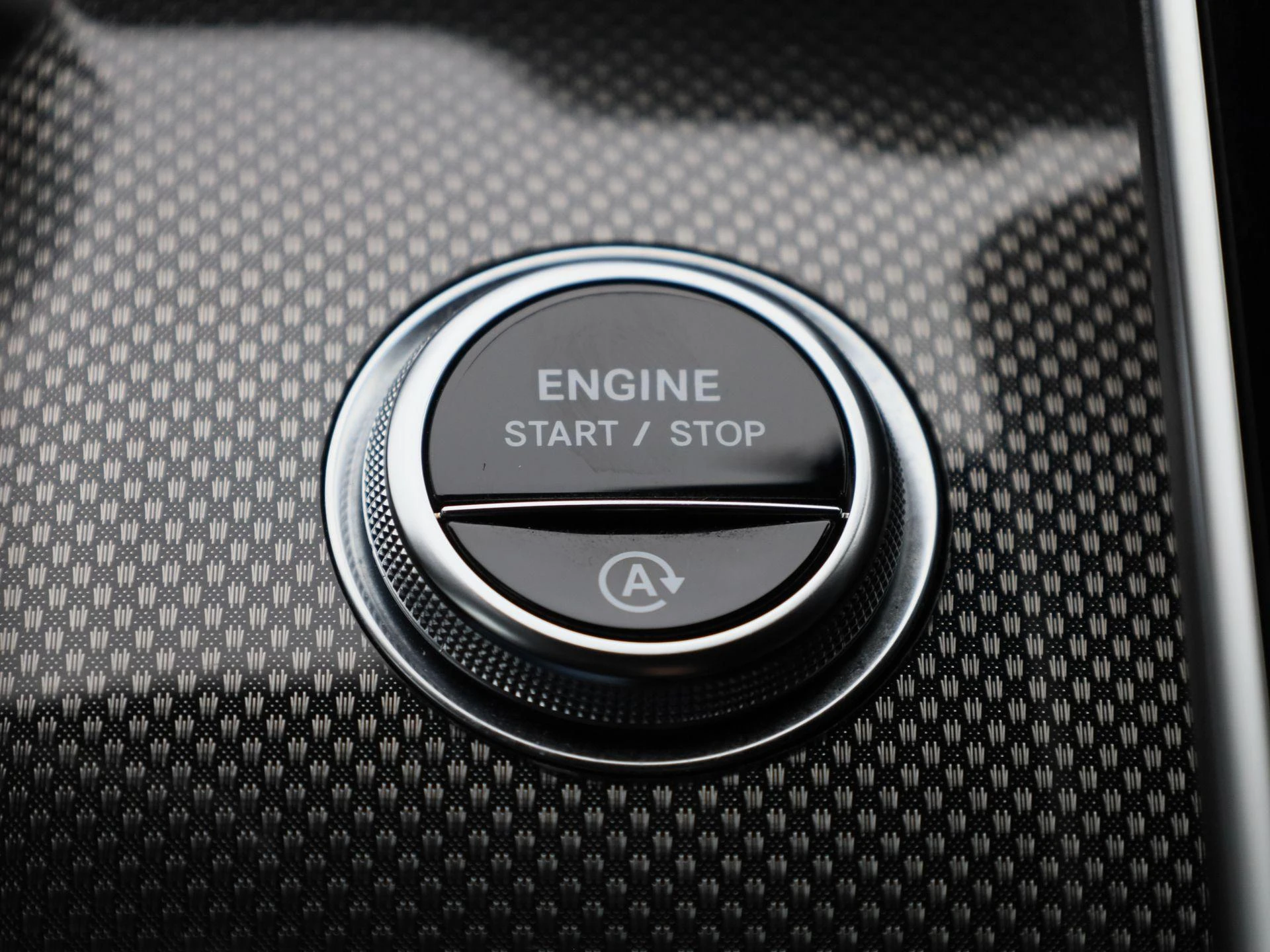 Mercedes-Benz-C-Klasse-image-21