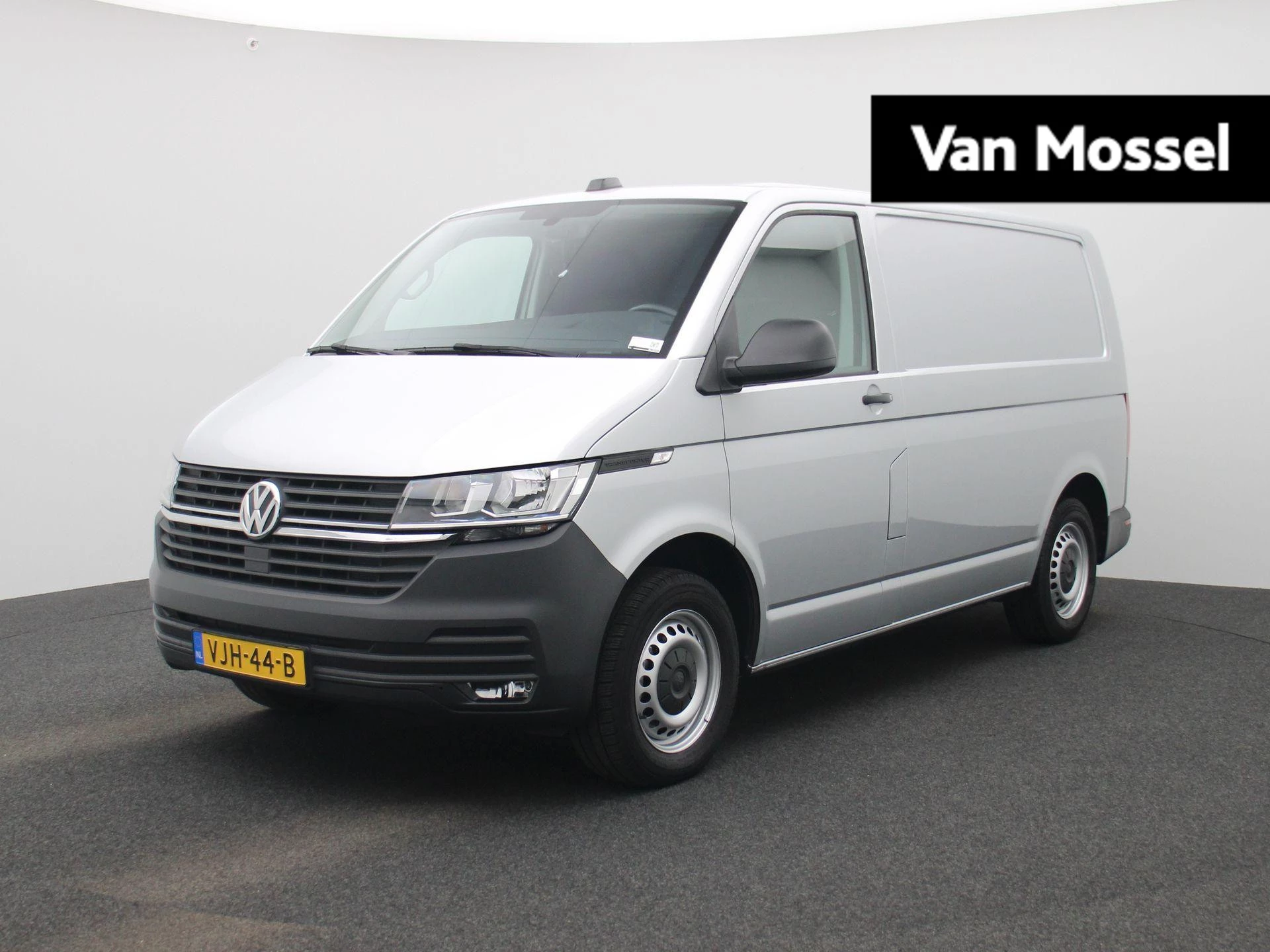 Volkswagen-Transporter-image-0