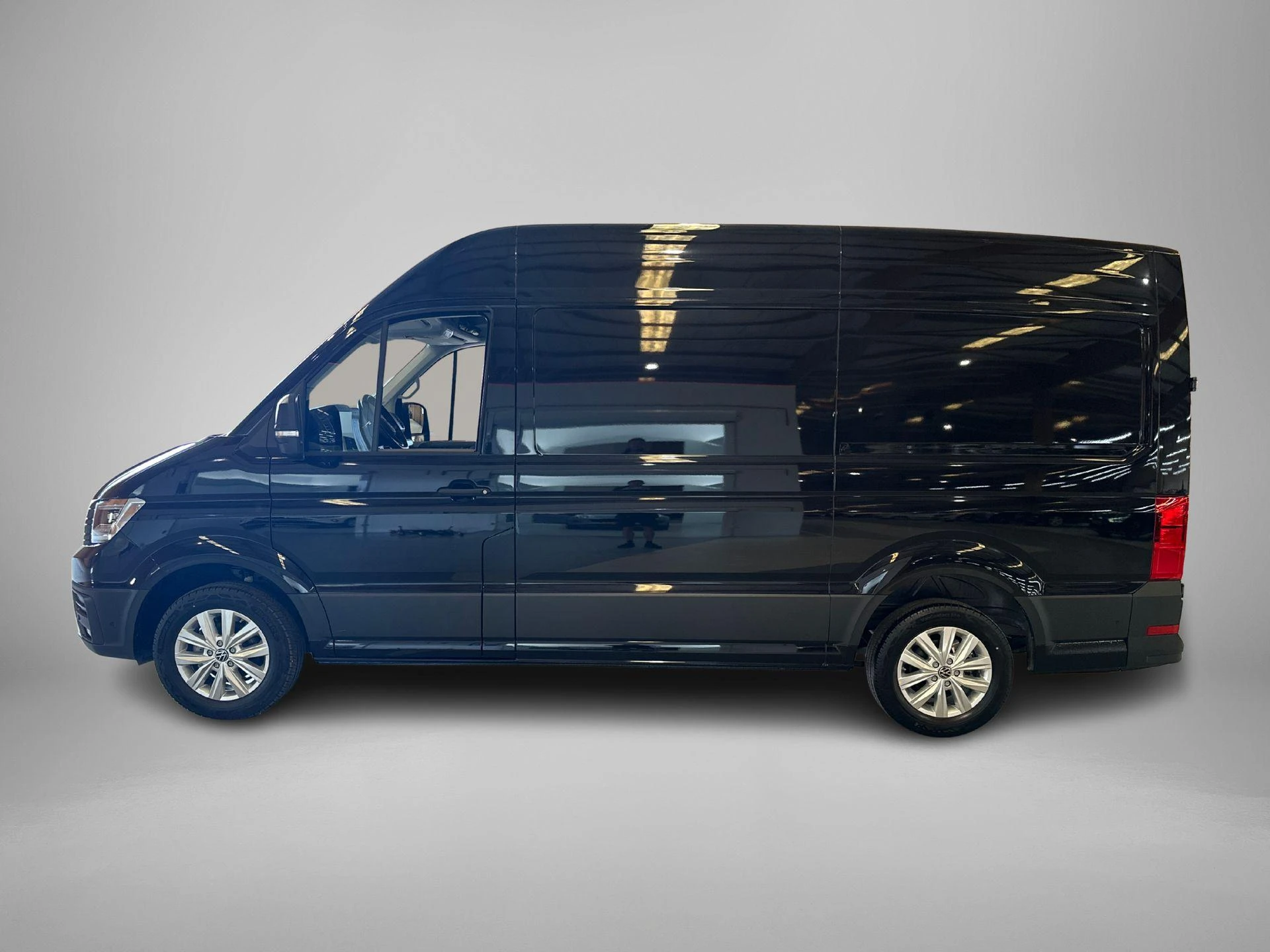 Volkswagen-Crafter-image-1
