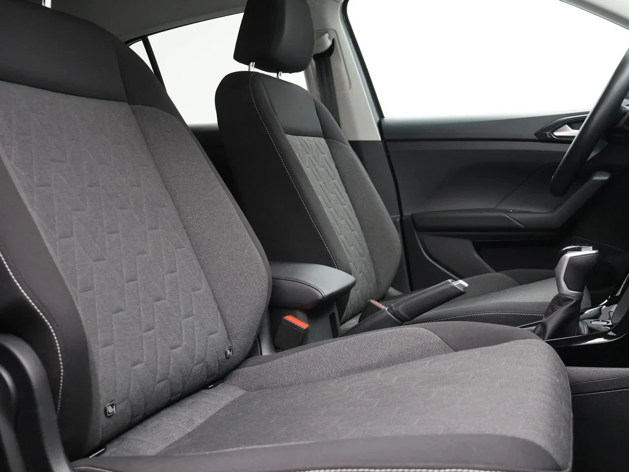 Volkswagen-T-Cross-image-9