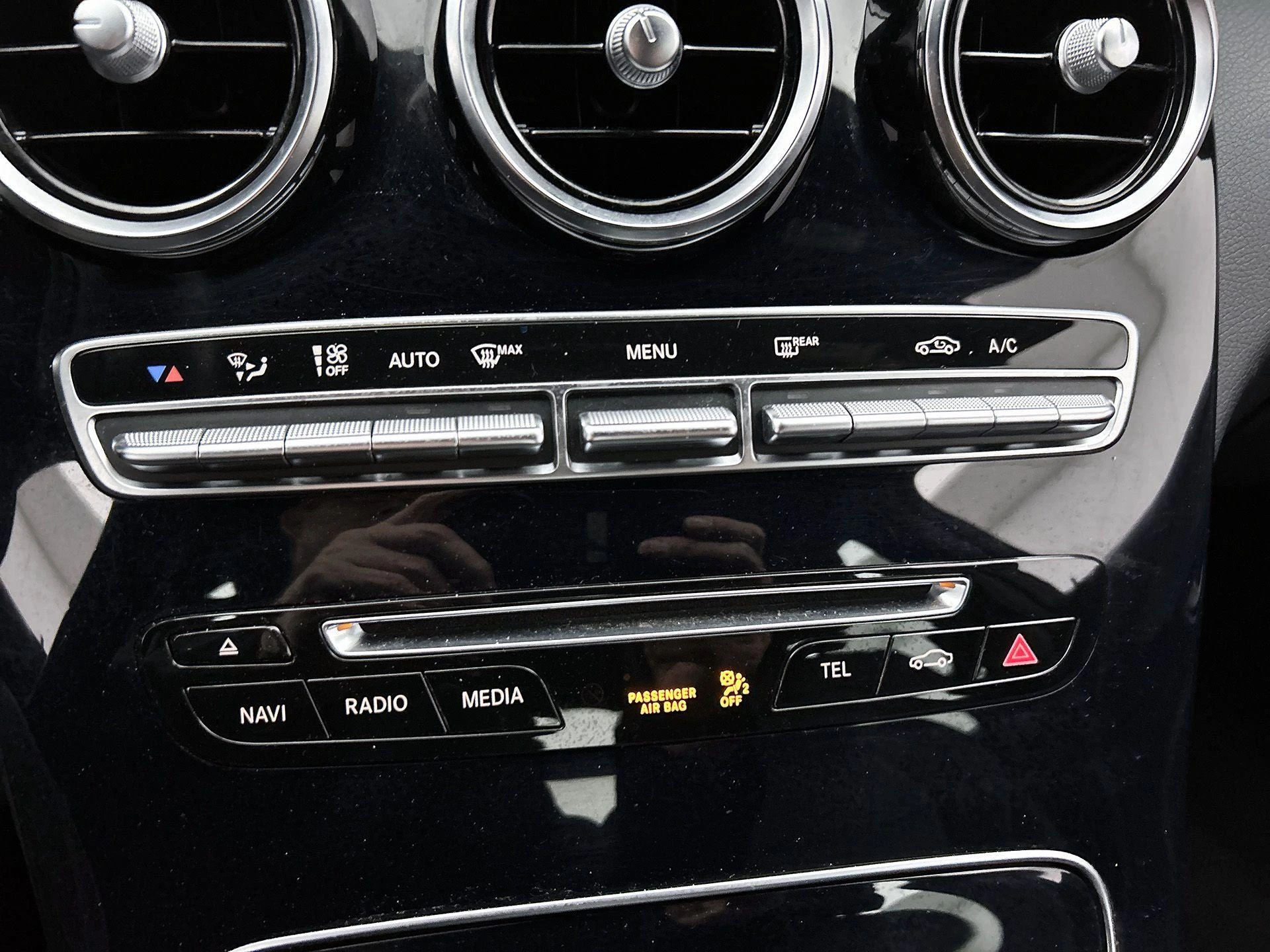 Mercedes-Benz-C-Klasse-image-27