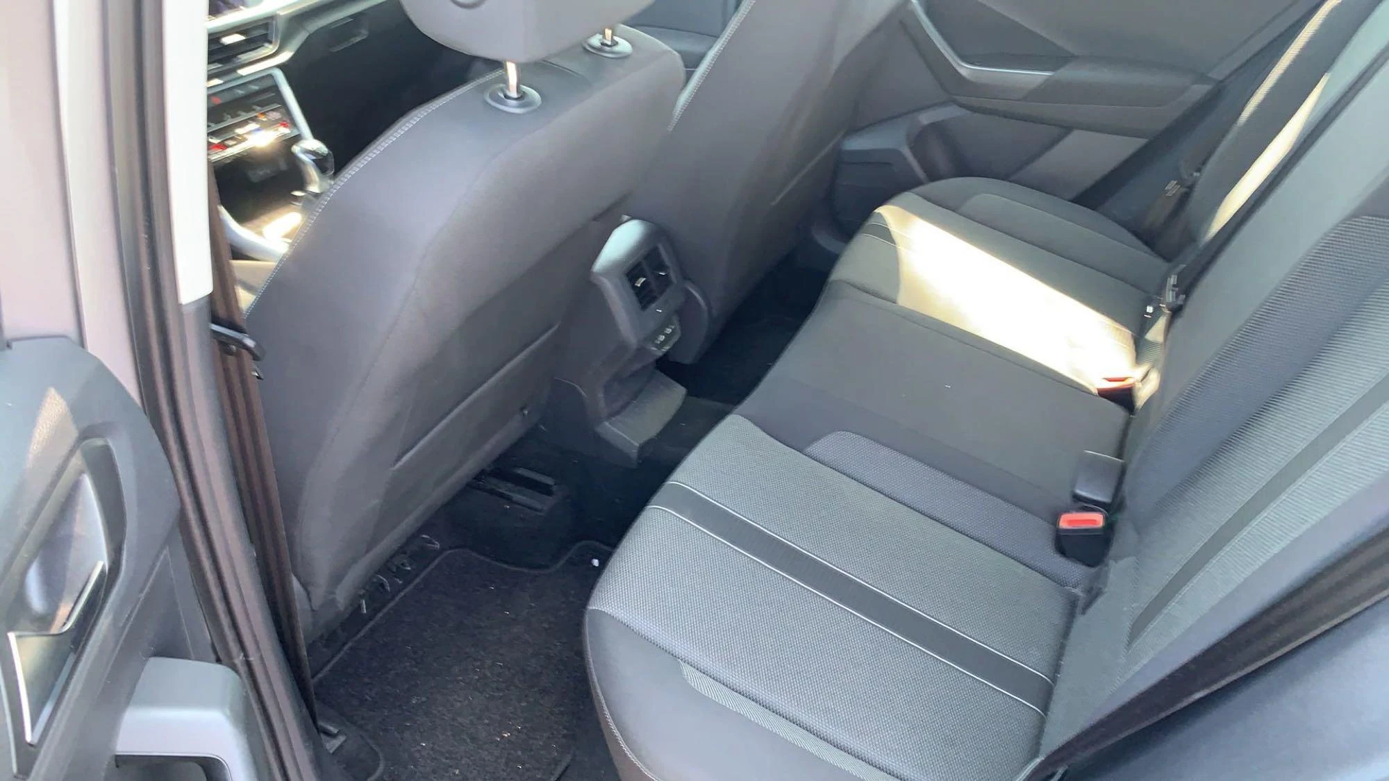Volkswagen-T-Roc-image-8