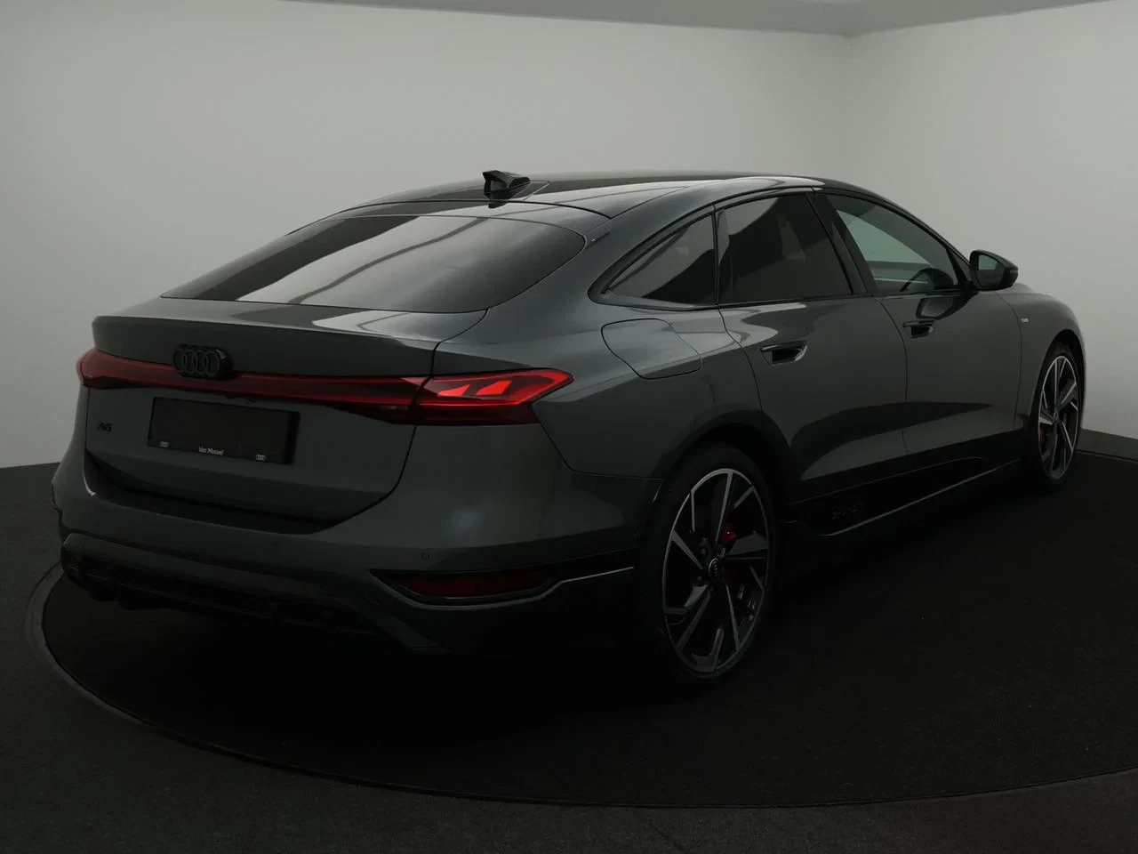 Audi-A6 Sportback e-tron-image-7