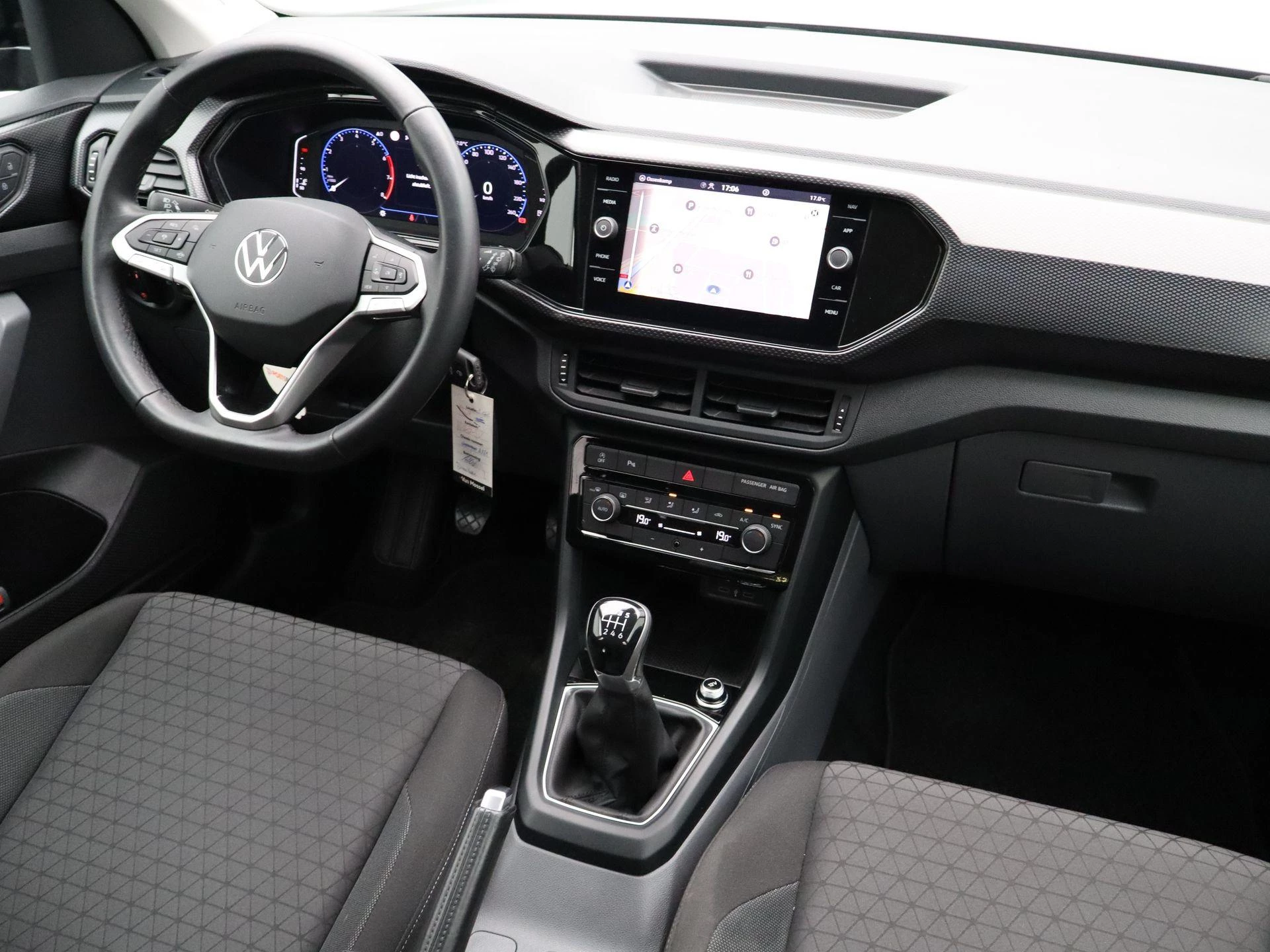 Volkswagen-T-Cross-image-29