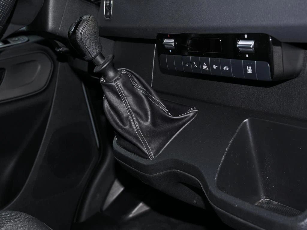 Mercedes-Benz-Sprinter 317-image-9