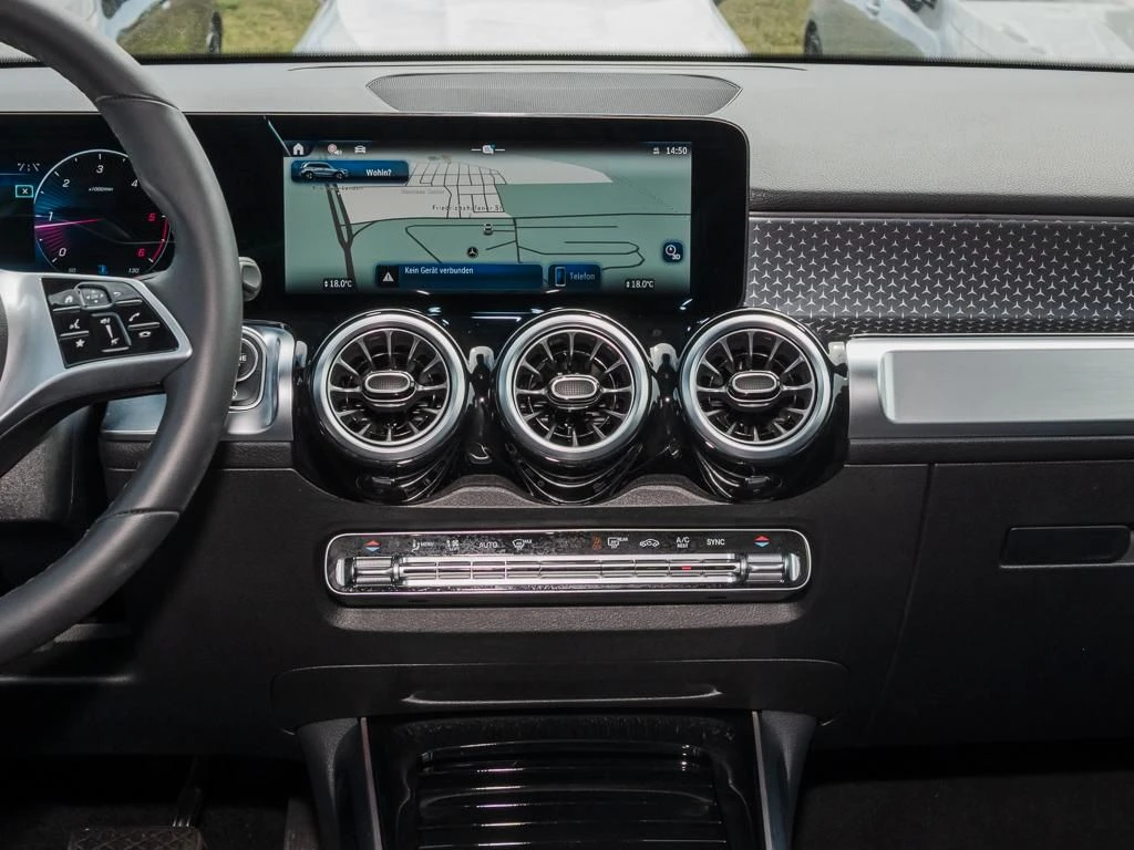 Mercedes-Benz-GLB 200 d-image-10