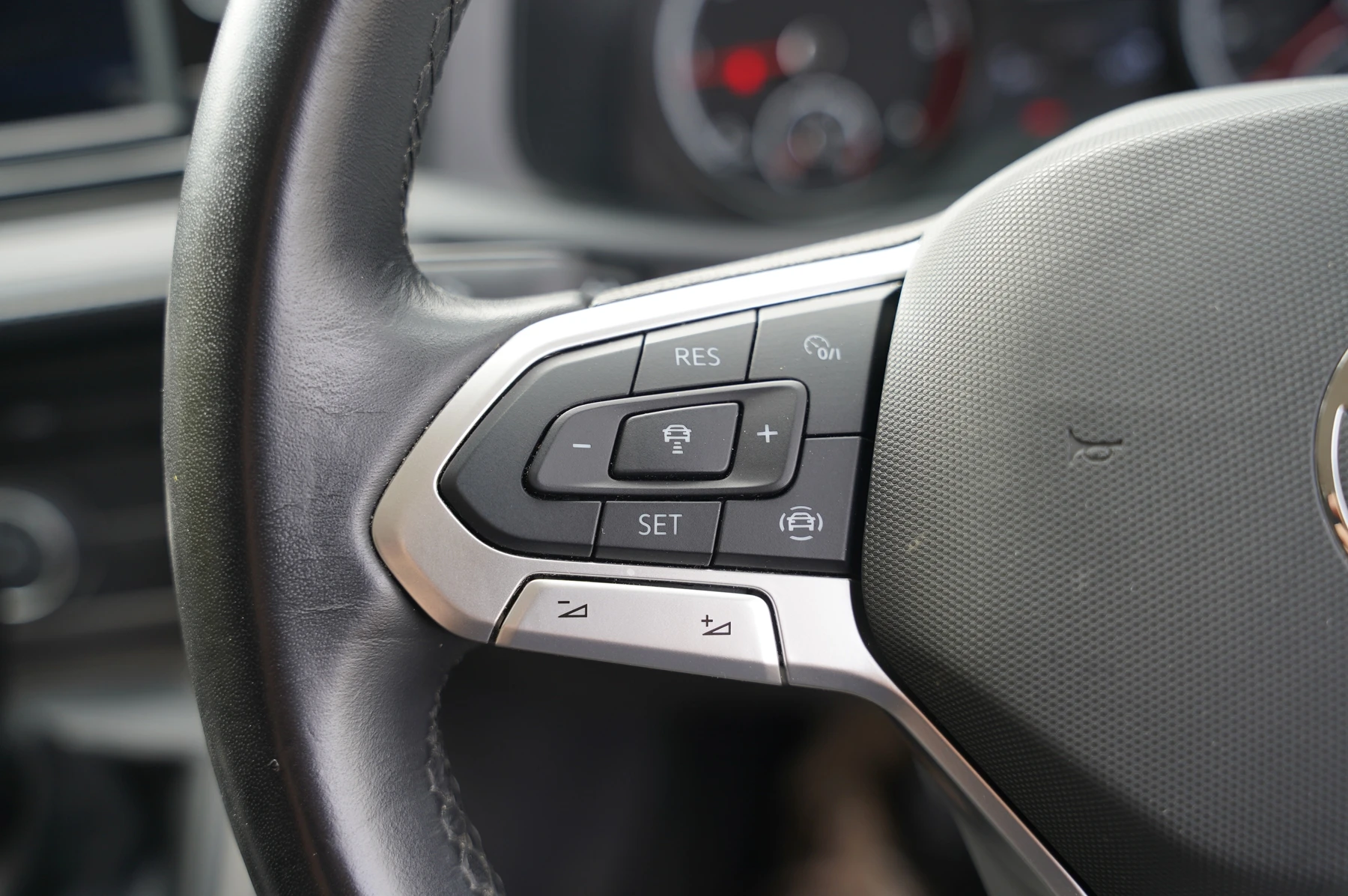 Volkswagen-Transporter-image-16