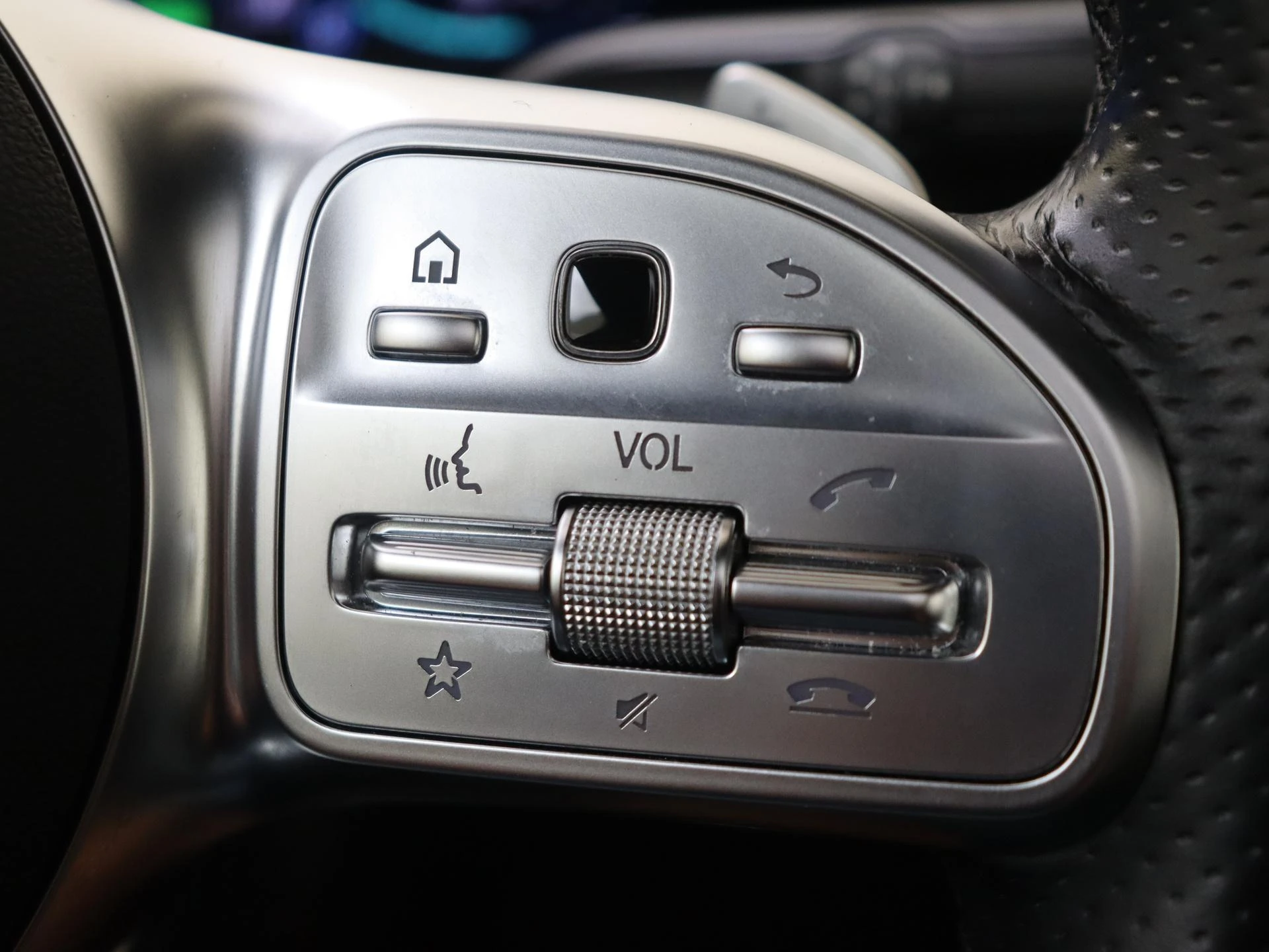 Mercedes-Benz-A-Klasse-image-17
