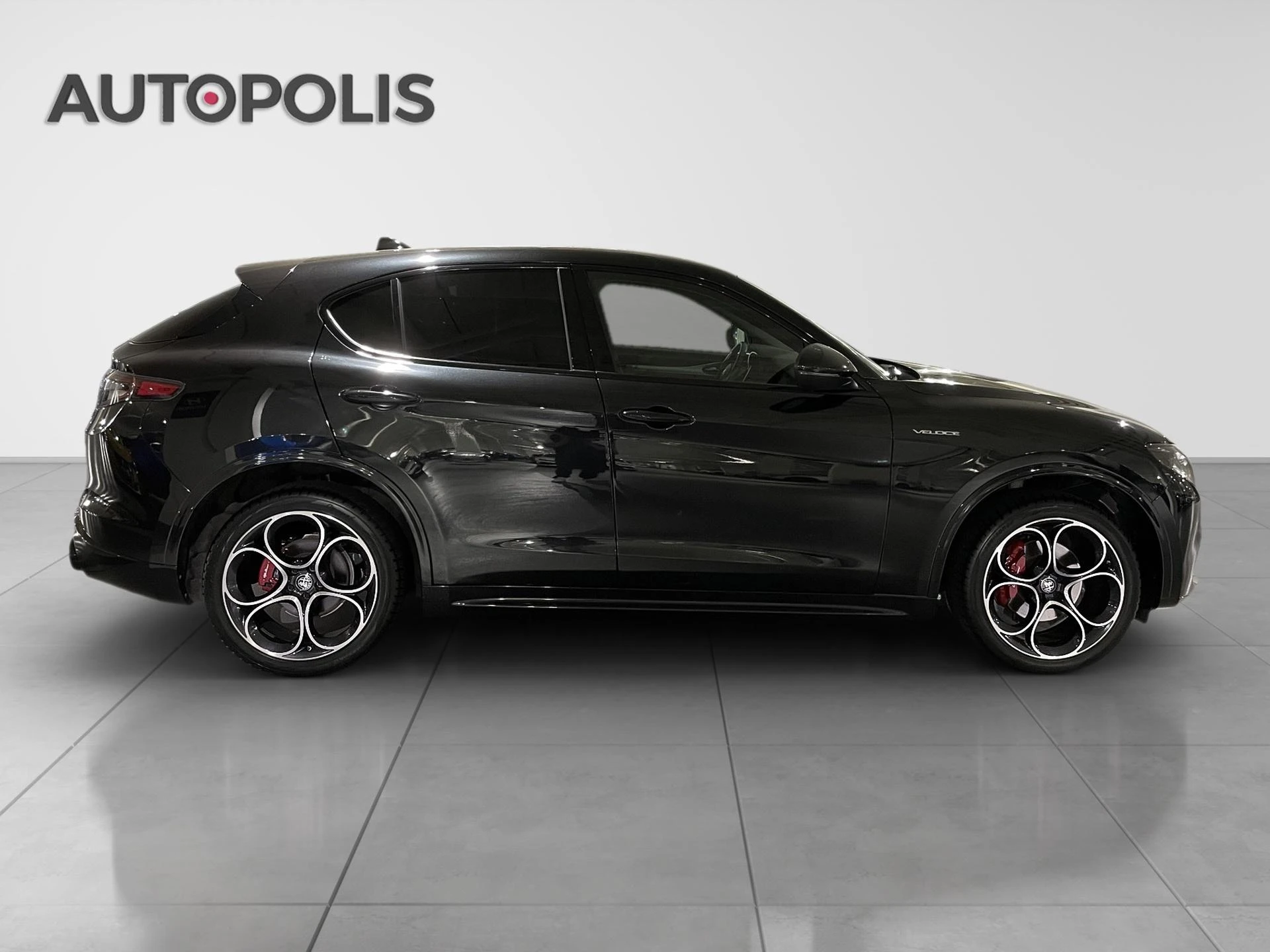 Alfa Romeo-Stelvio-image-16