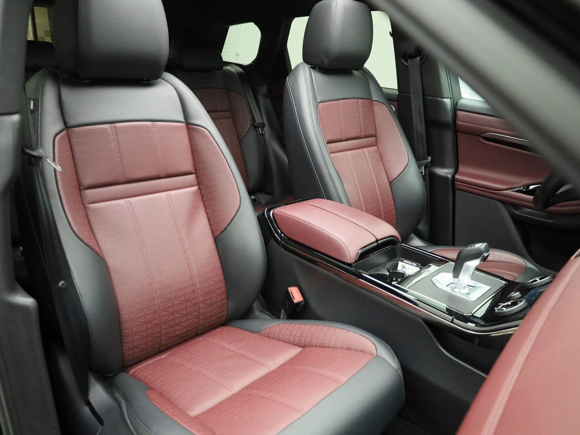 Land Rover-Range Rover Evoque-image-47