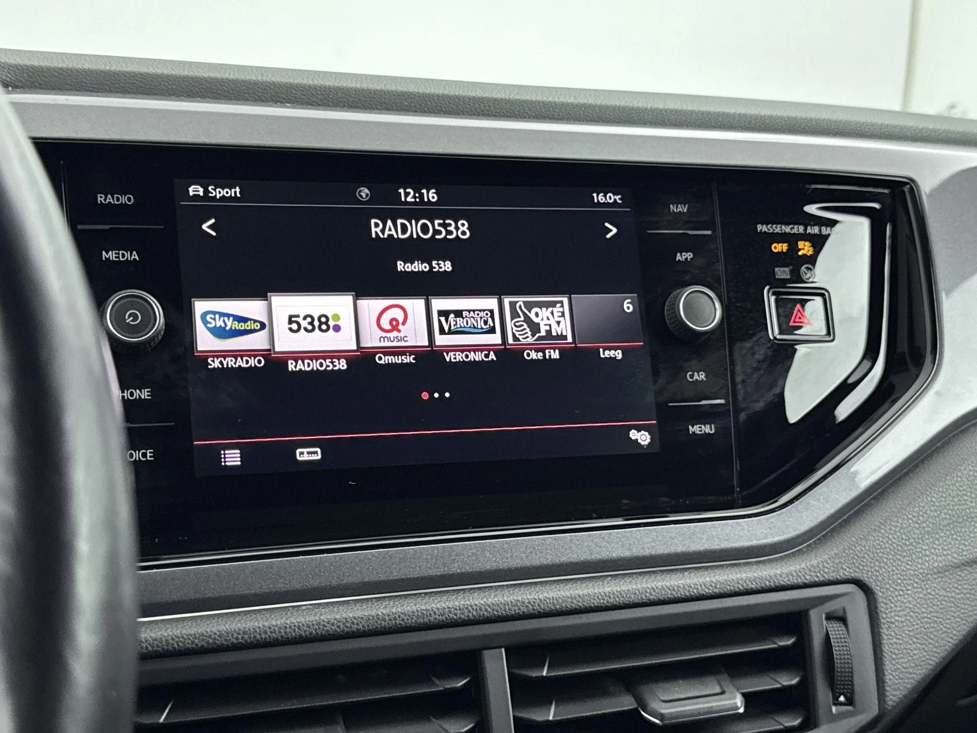 Volkswagen-Polo-image-6