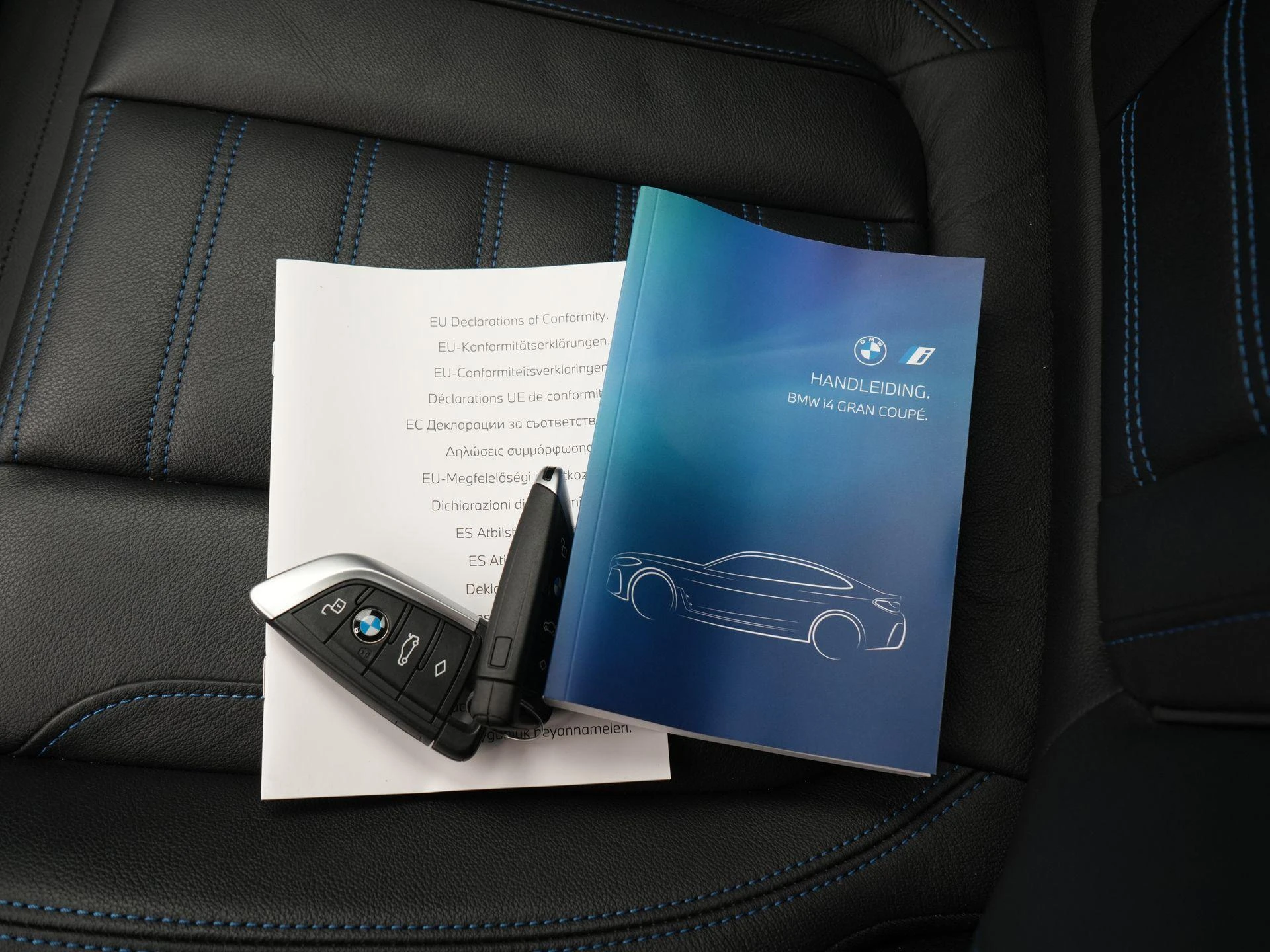 BMW-i4-image-47