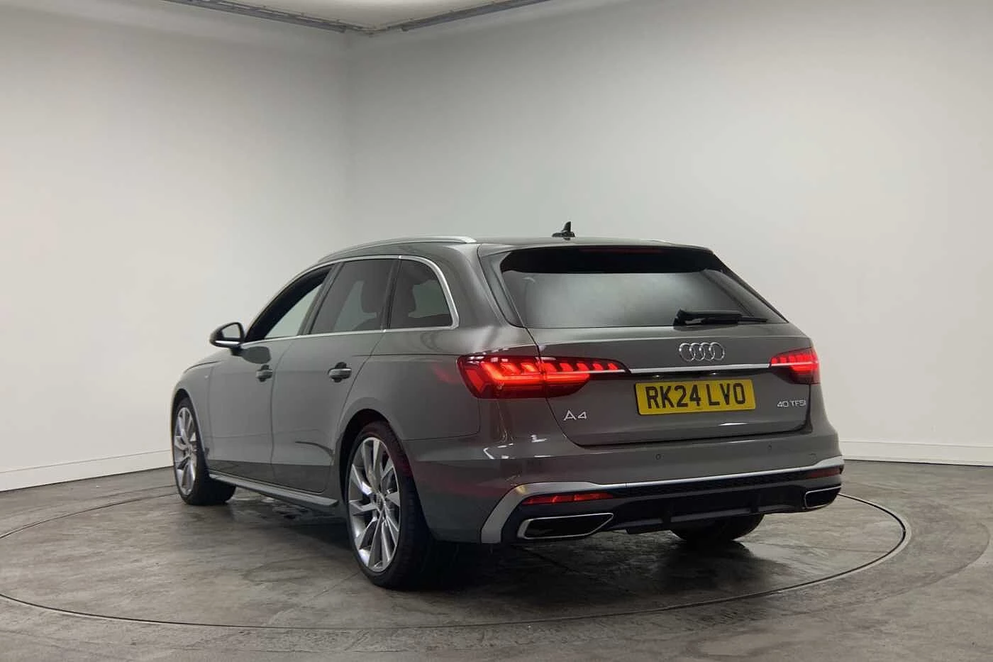 Audi-A4-image-2