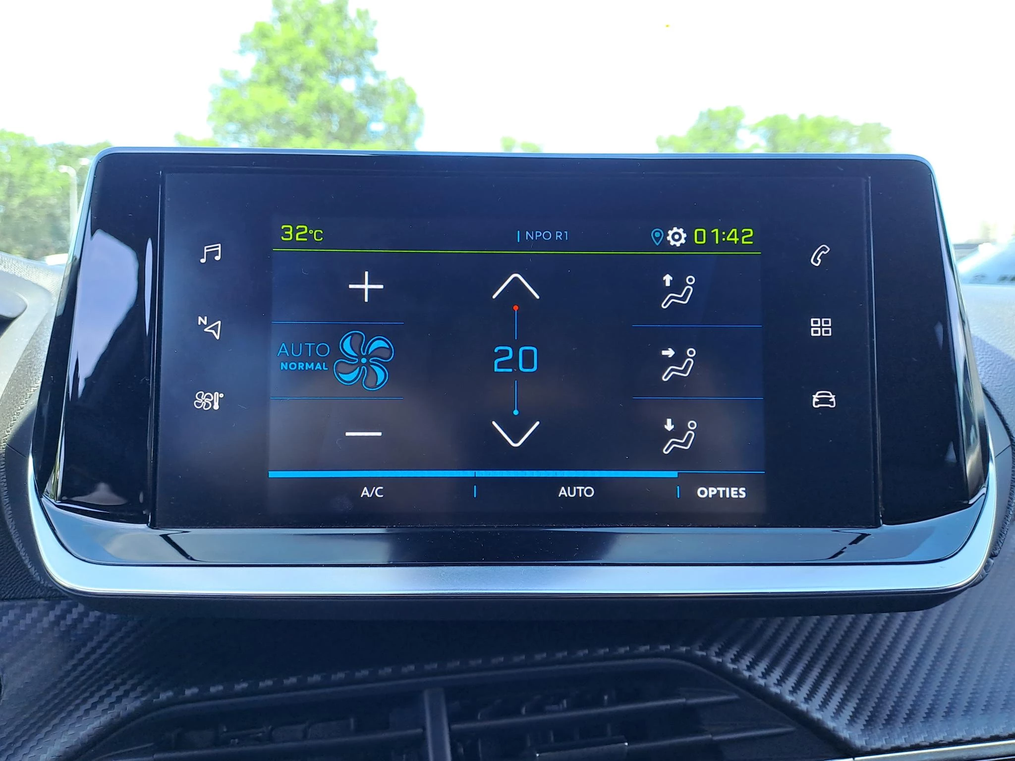 Peugeot e-2008 EV Allure Pack 50 kWh
