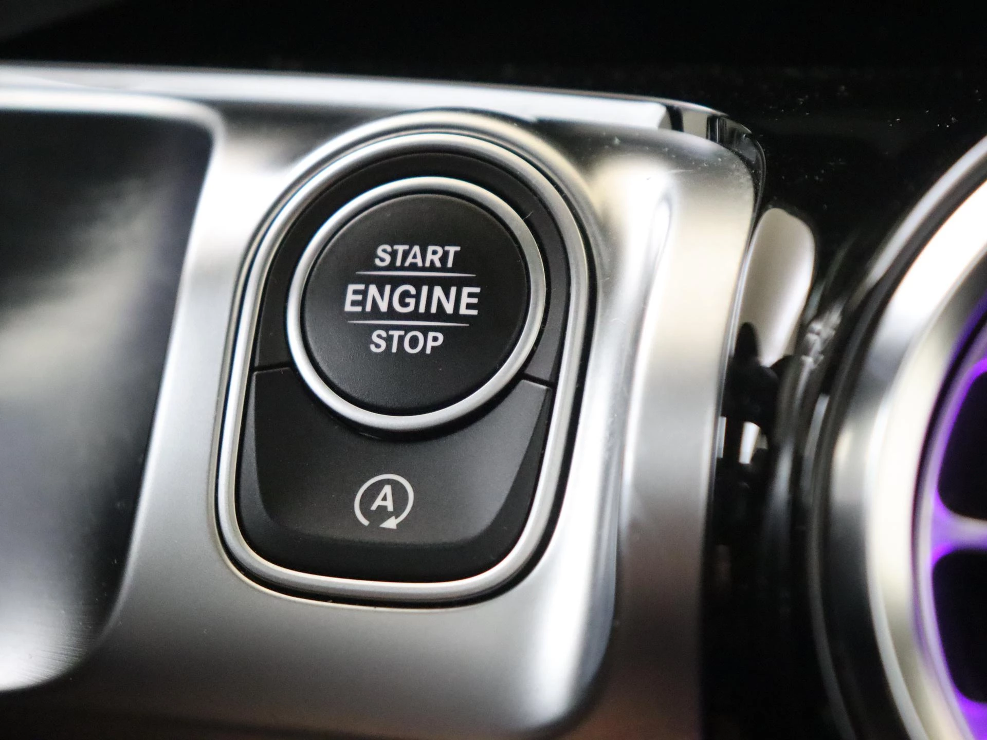 Mercedes-Benz-GLB-image-32