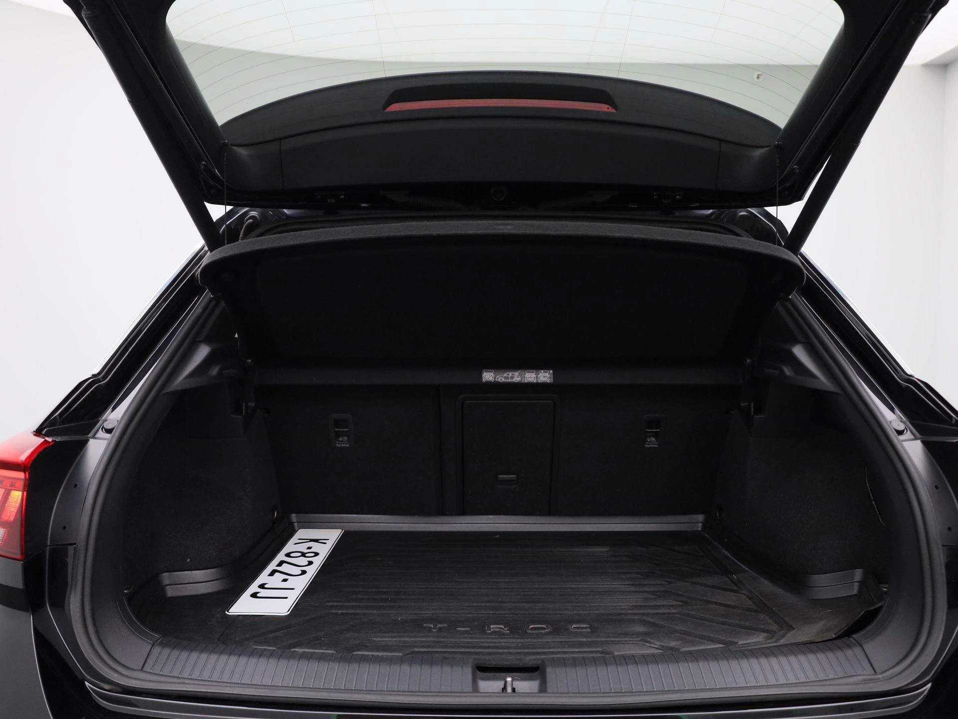 Volkswagen-T-Roc-image-13
