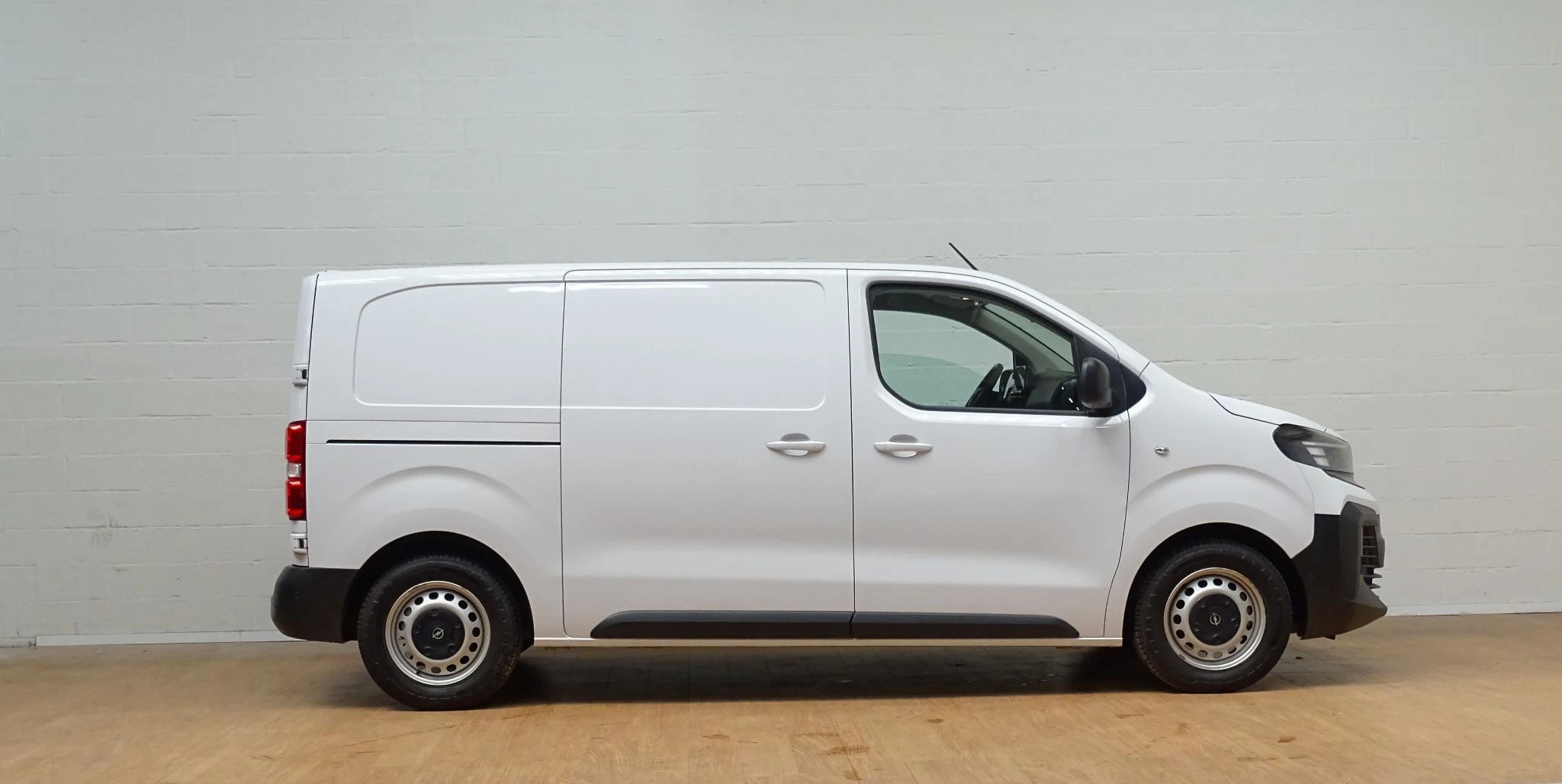 Opel-Vivaro-image-2