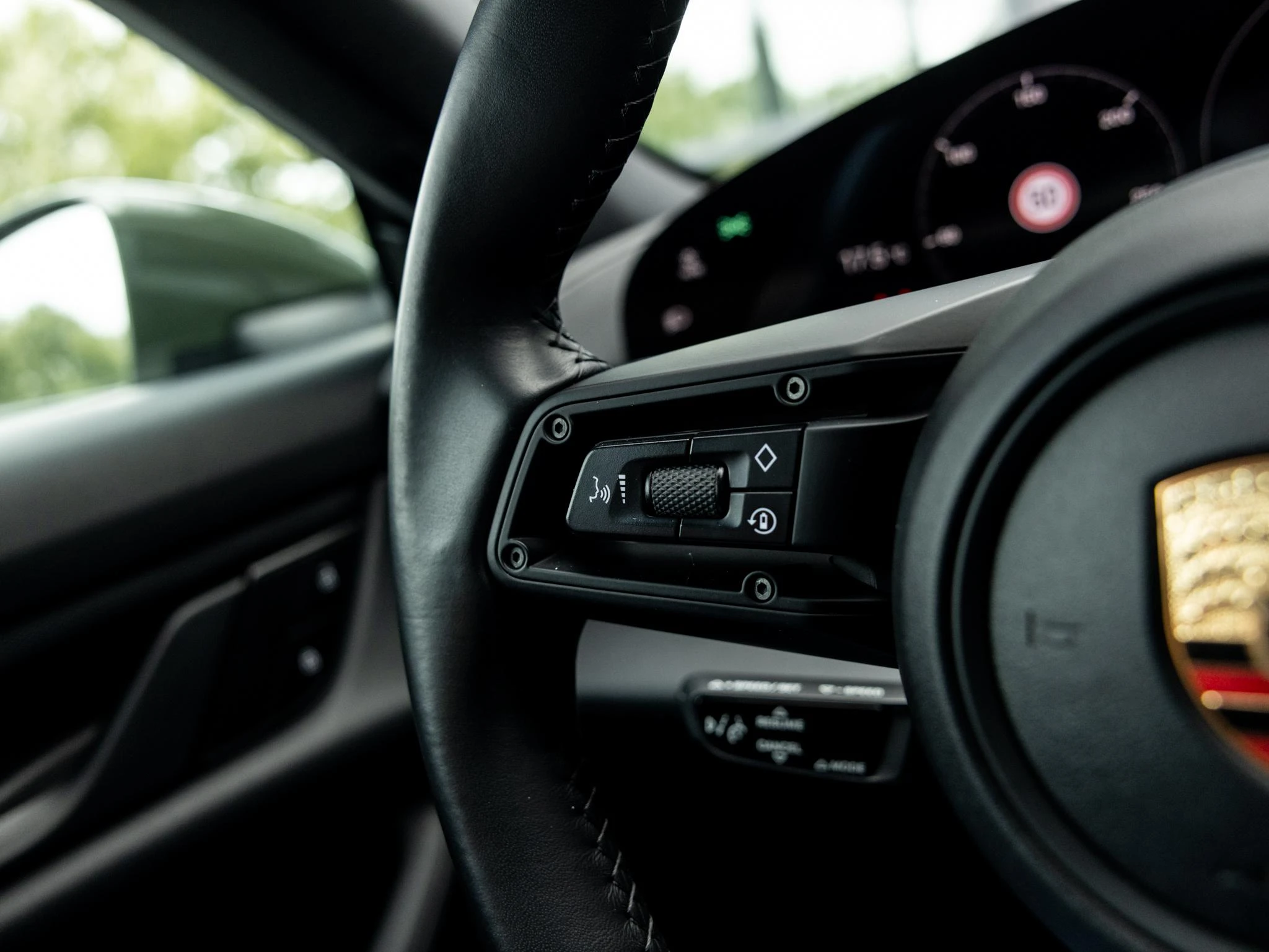 Porsche-Taycan-image-27