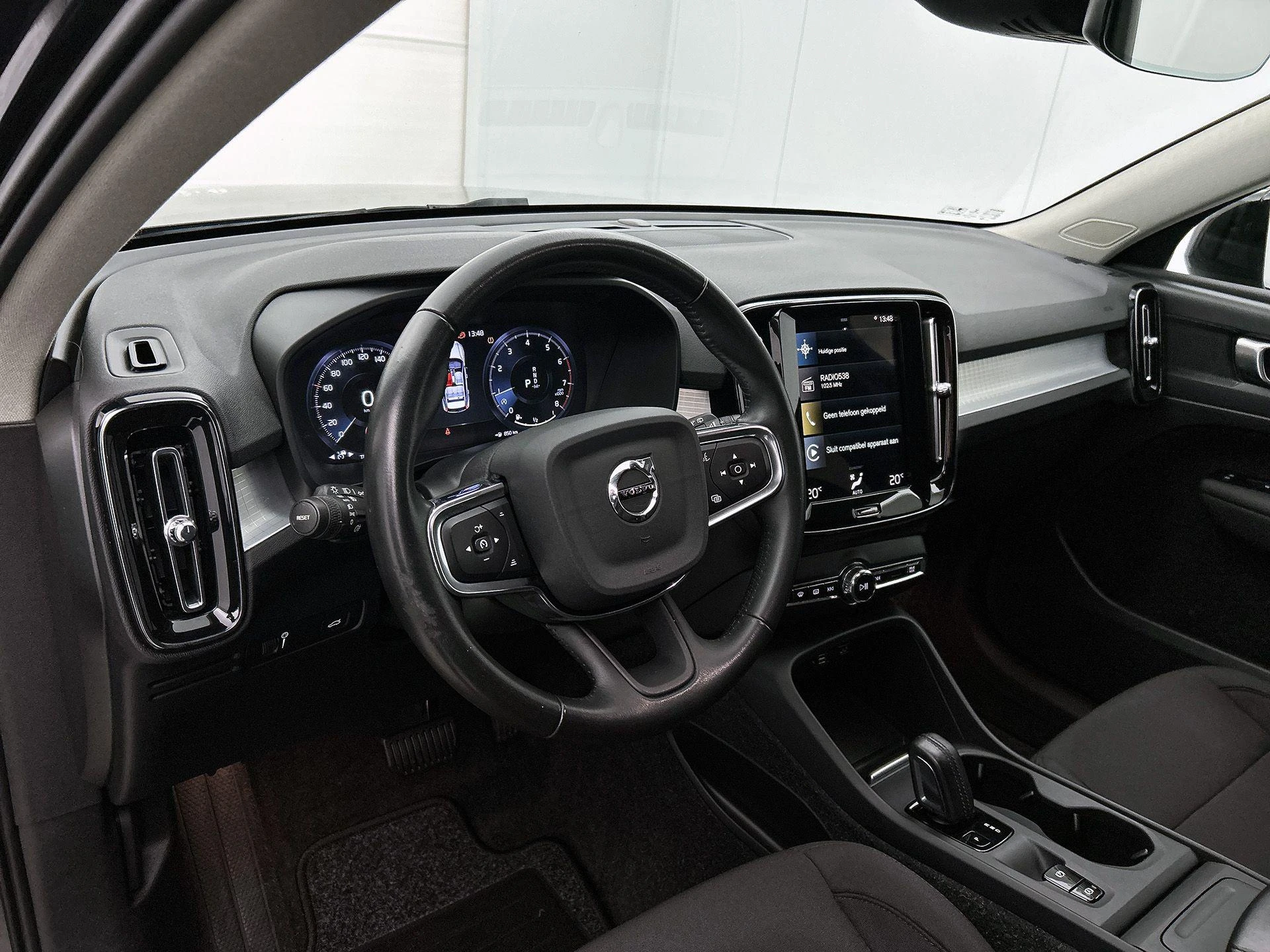 Volvo-XC40-image-7