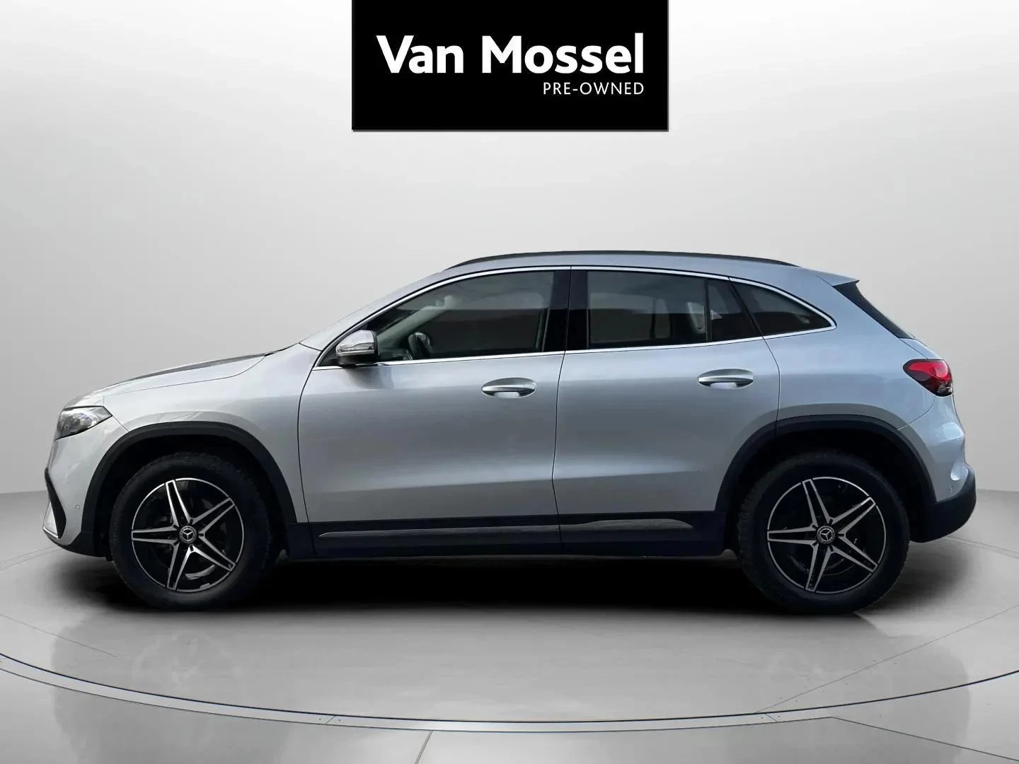 Mercedes-Benz-EQA-image-7