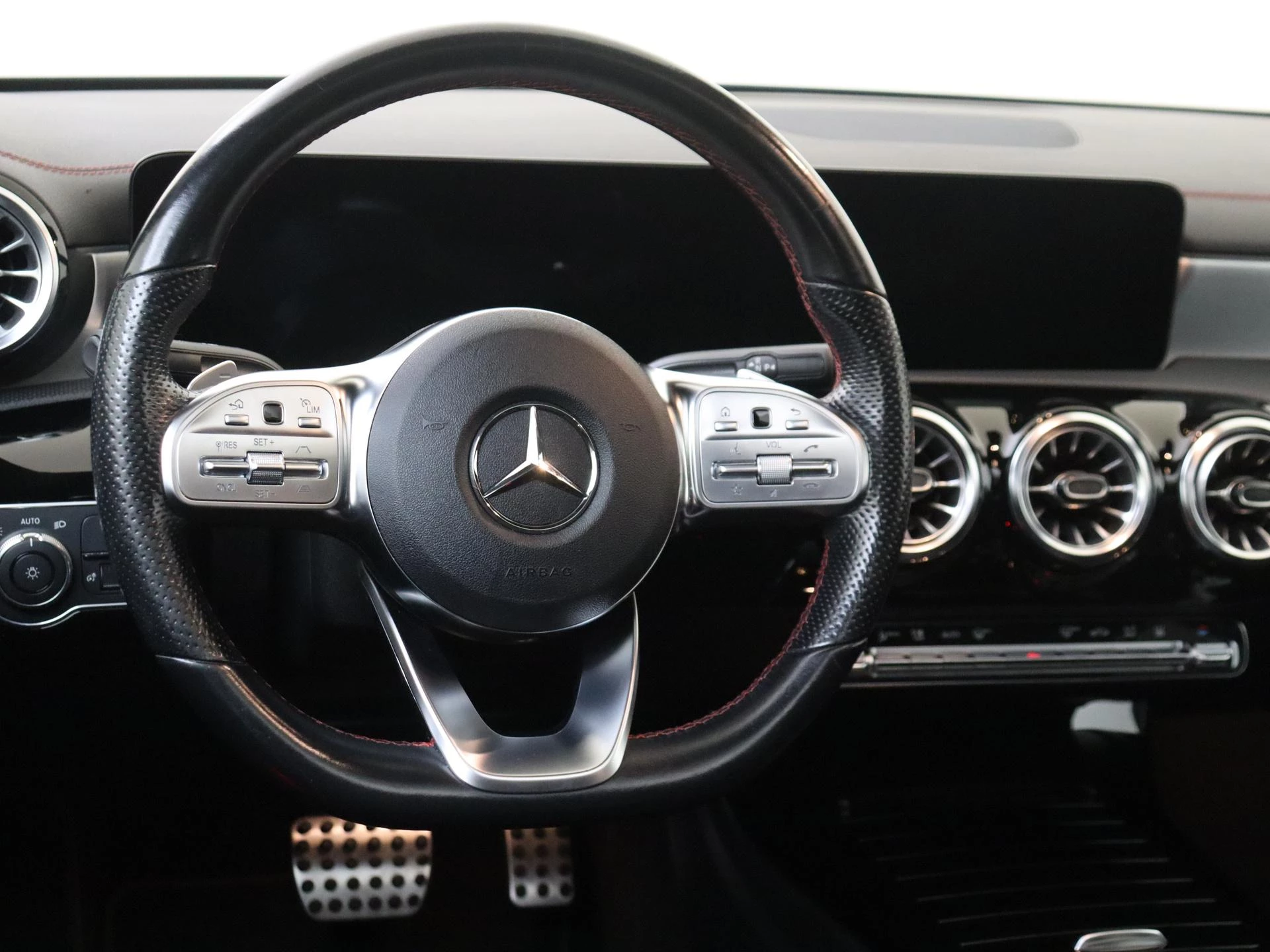 Mercedes-Benz CLA 250 e Premium Plus