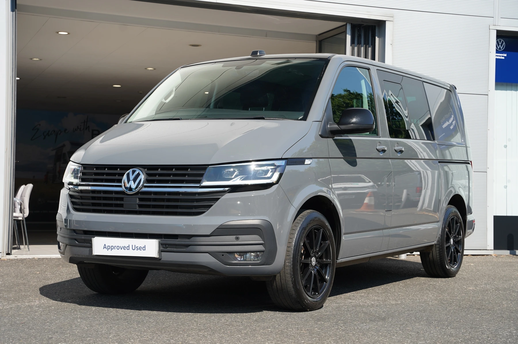 Volkswagen-Transporter-image-35