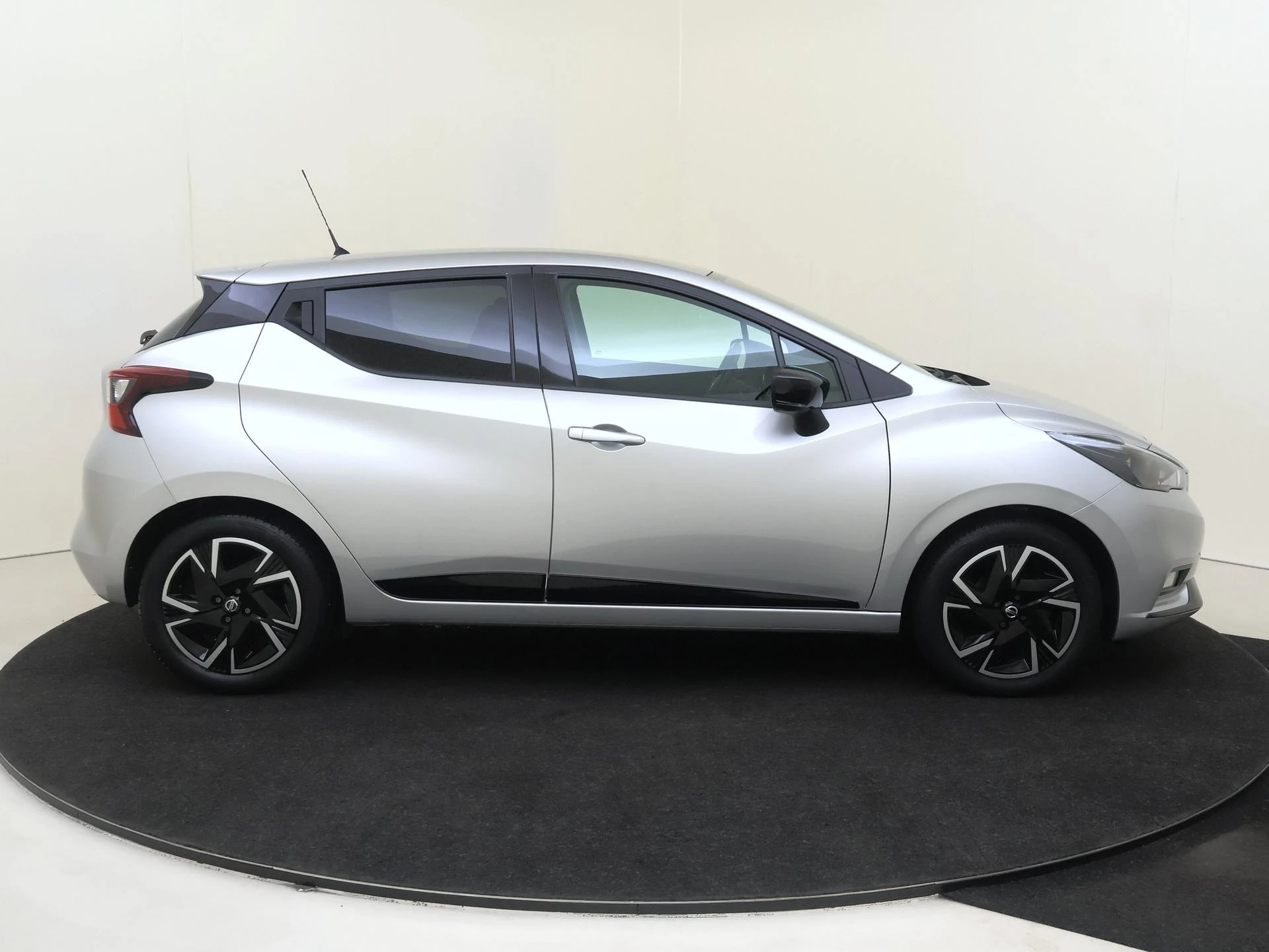 Nissan-Micra-image-8