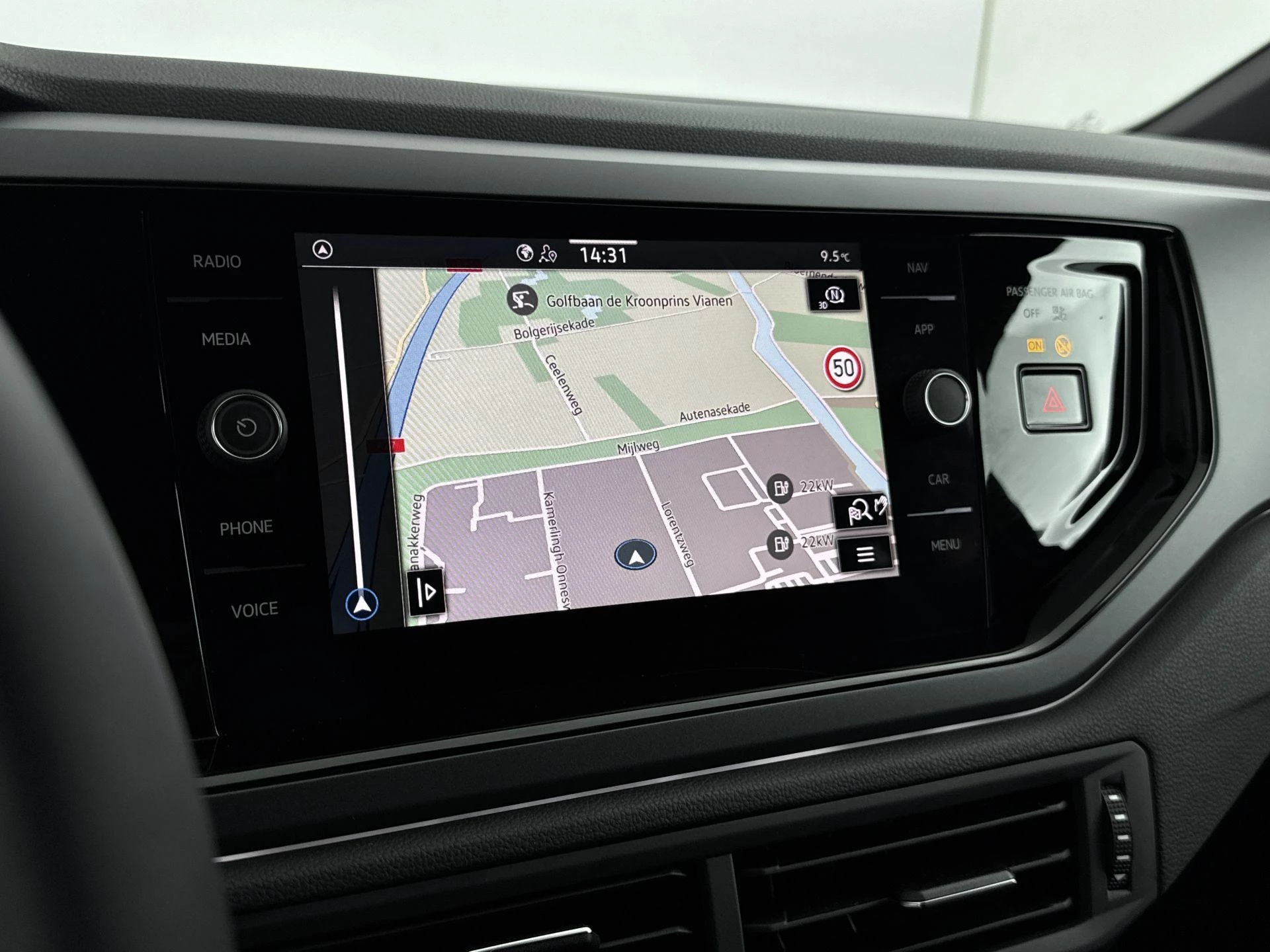 Volkswagen-Polo-image-18