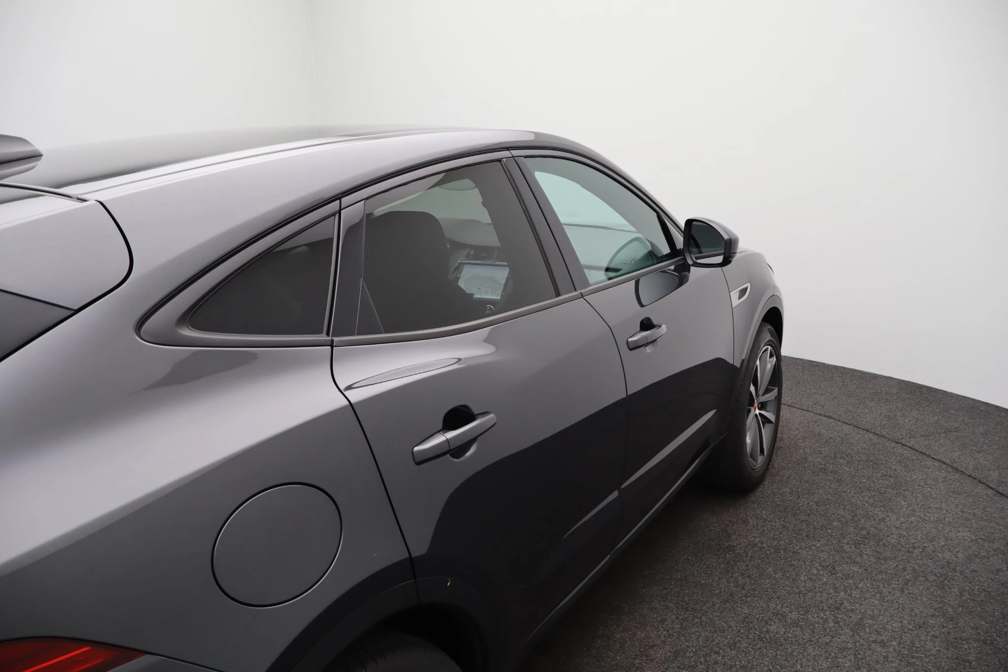 Jaguar-E-PACE-image-44