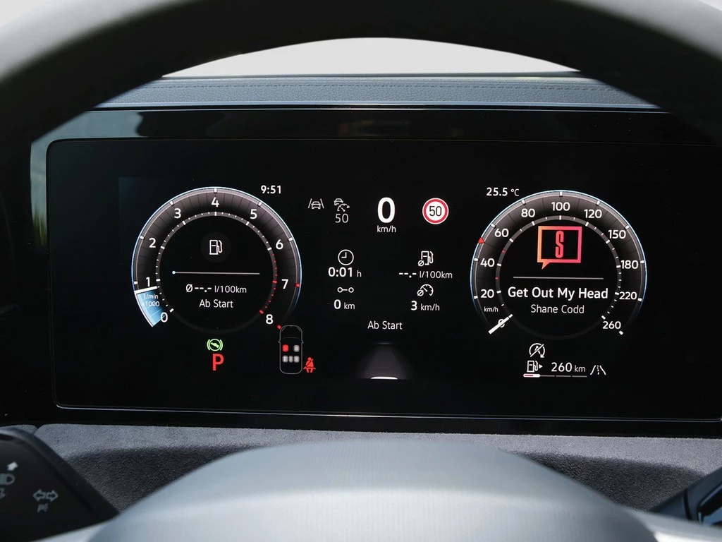 Volkswagen-Tiguan-image-13