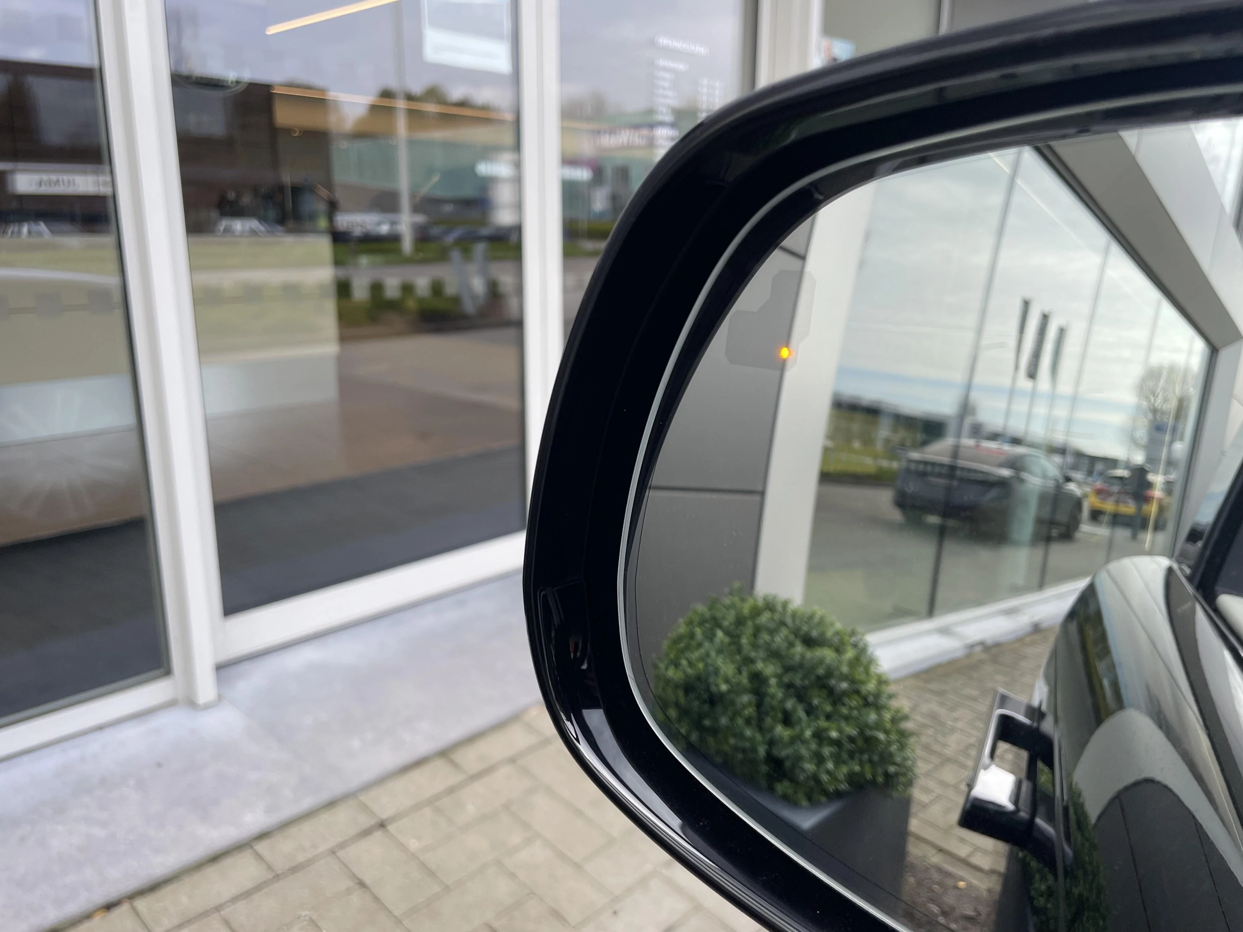 Land Rover Range Rover SWB P460e SE