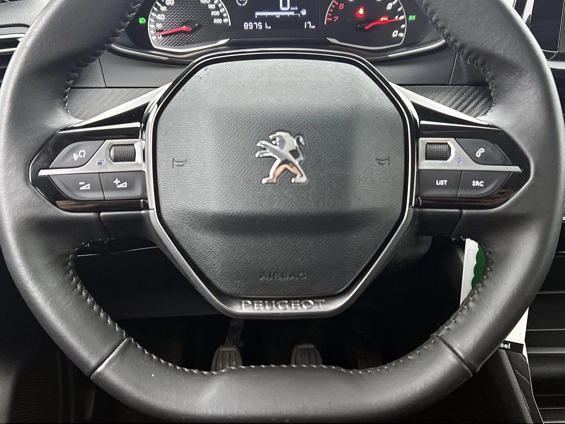 Peugeot-208-image-27