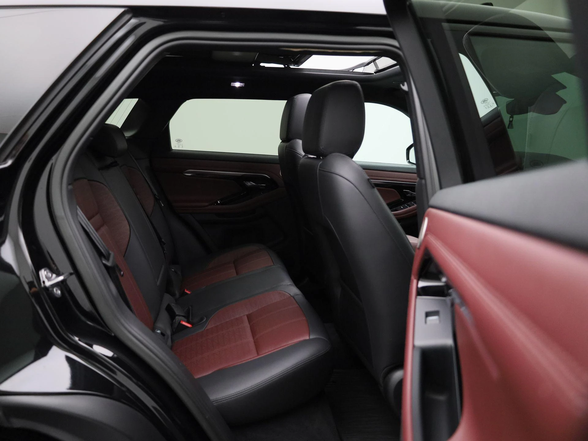 Land Rover-Range Rover Evoque-image-43