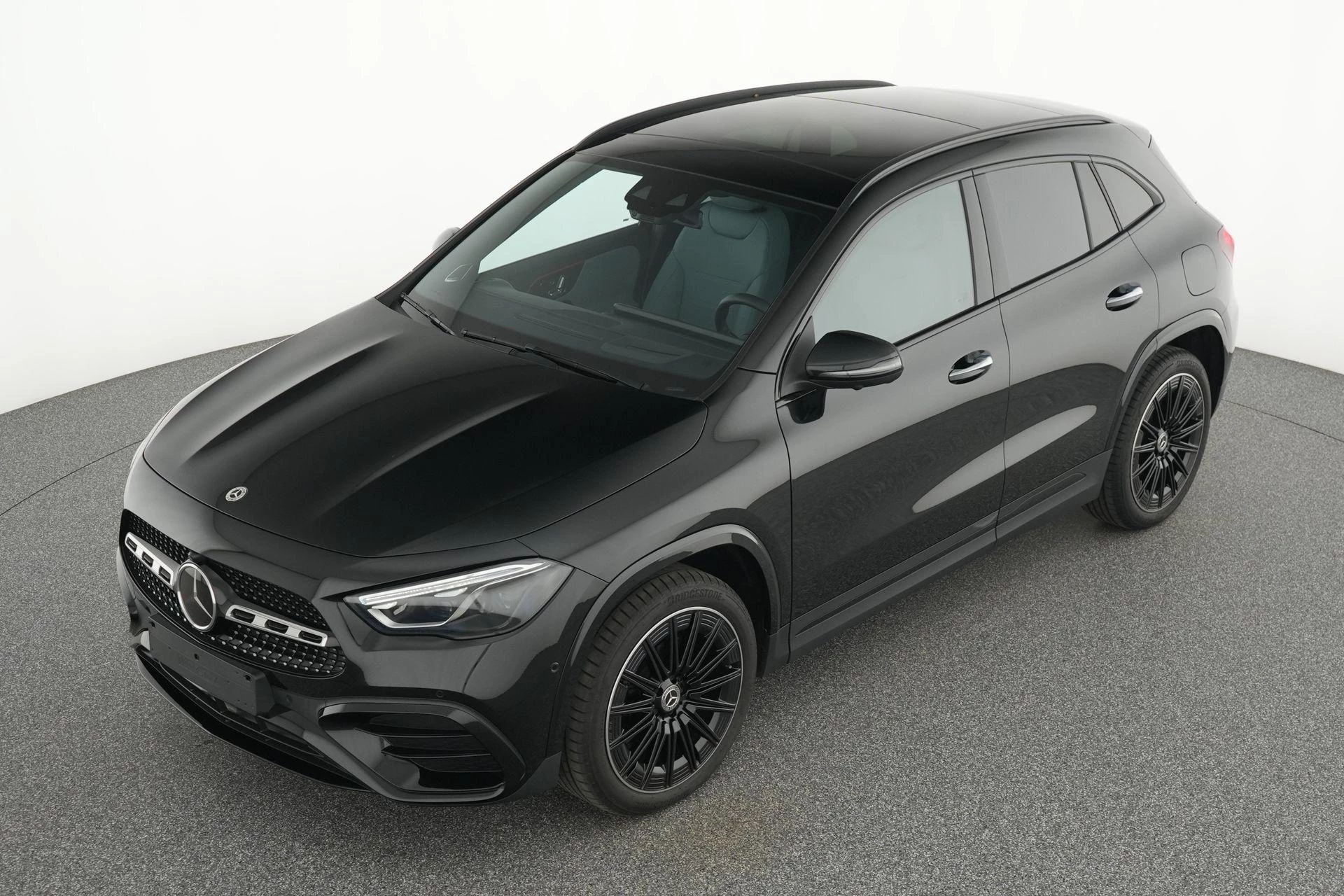 Mercedes-Benz-GLA-image-10