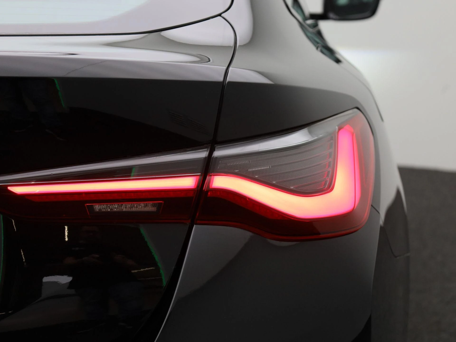 BMW-i4-image-38