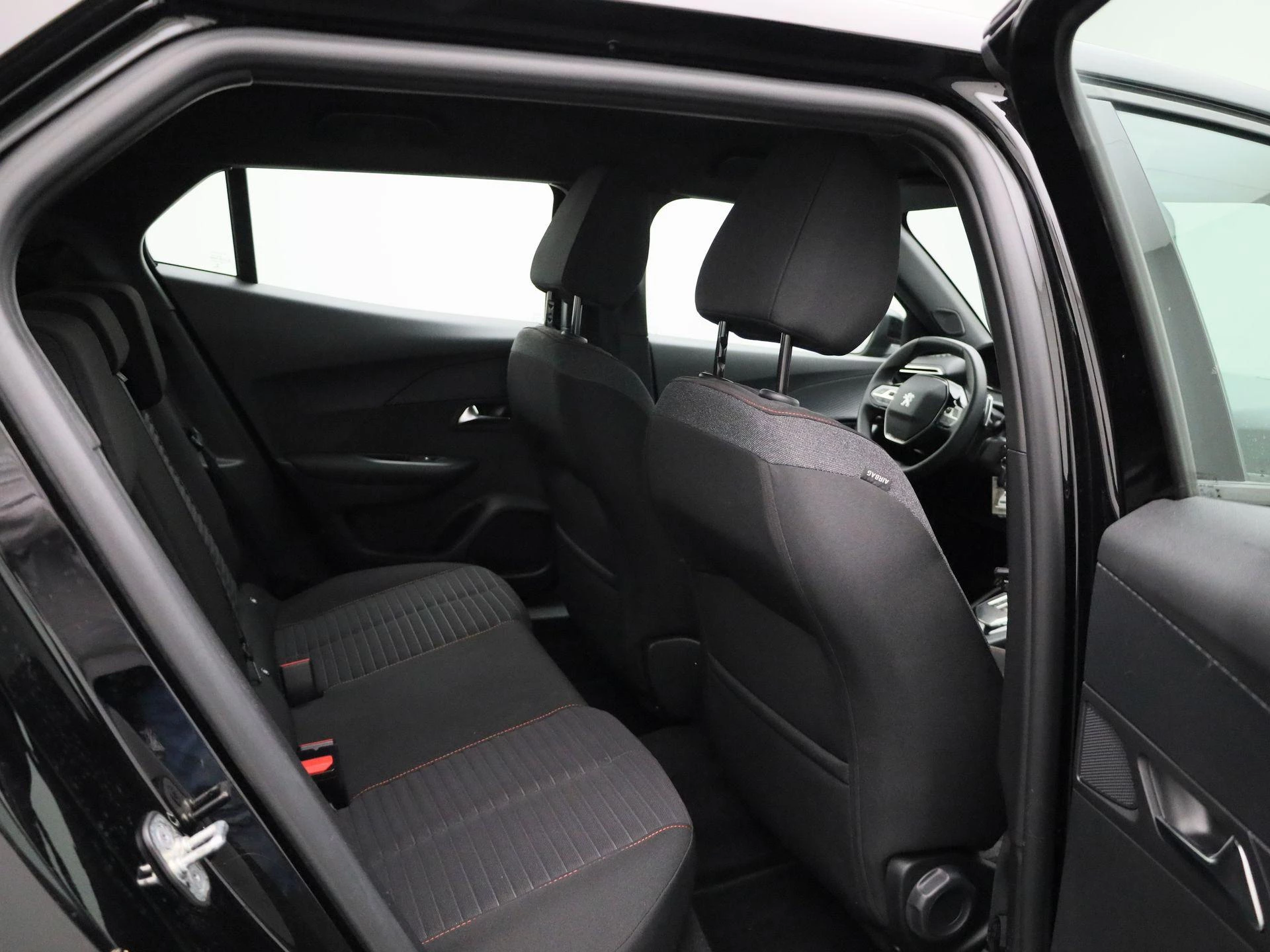 Peugeot-2008-image-32