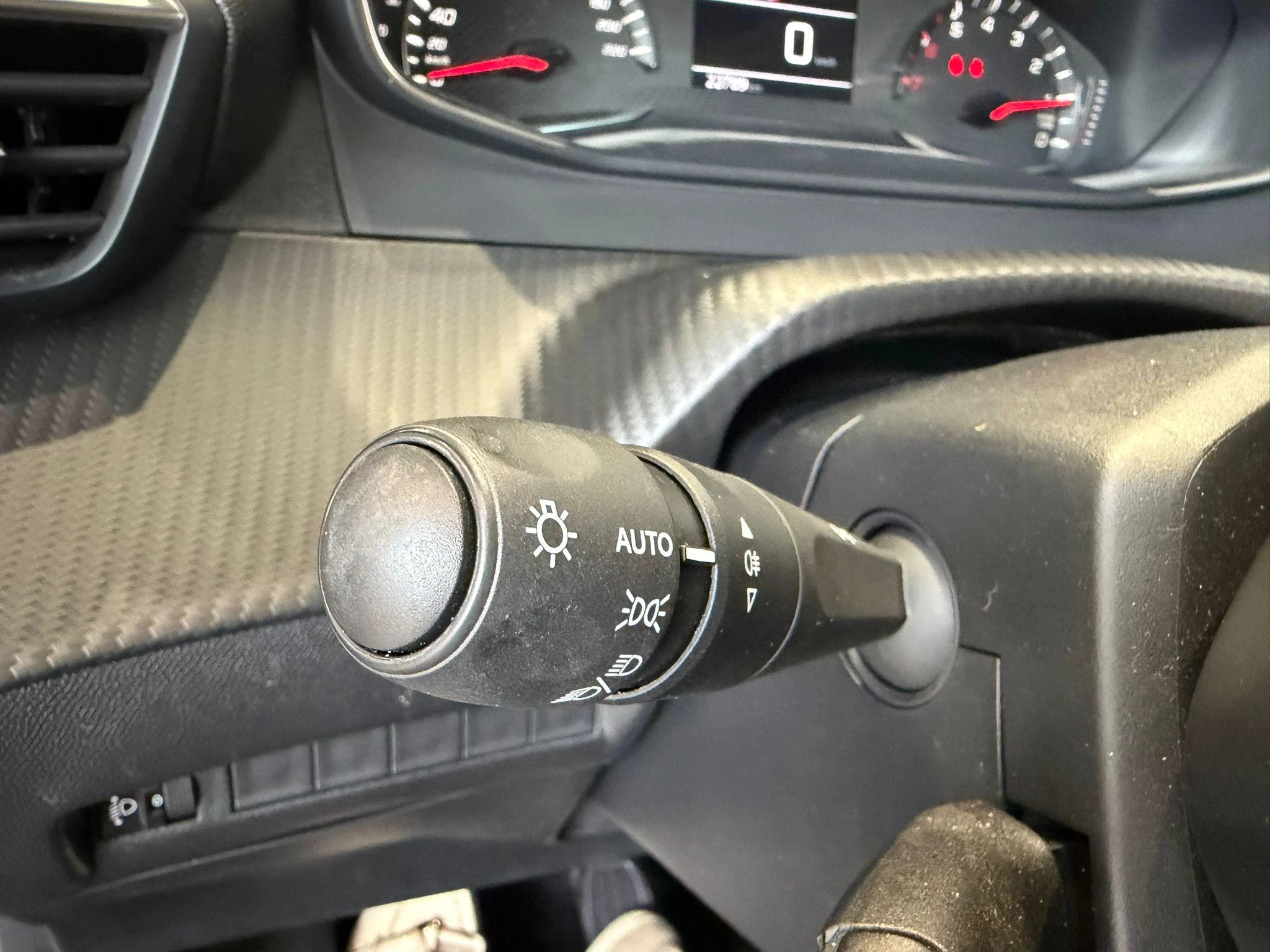 Peugeot-2008-image-17