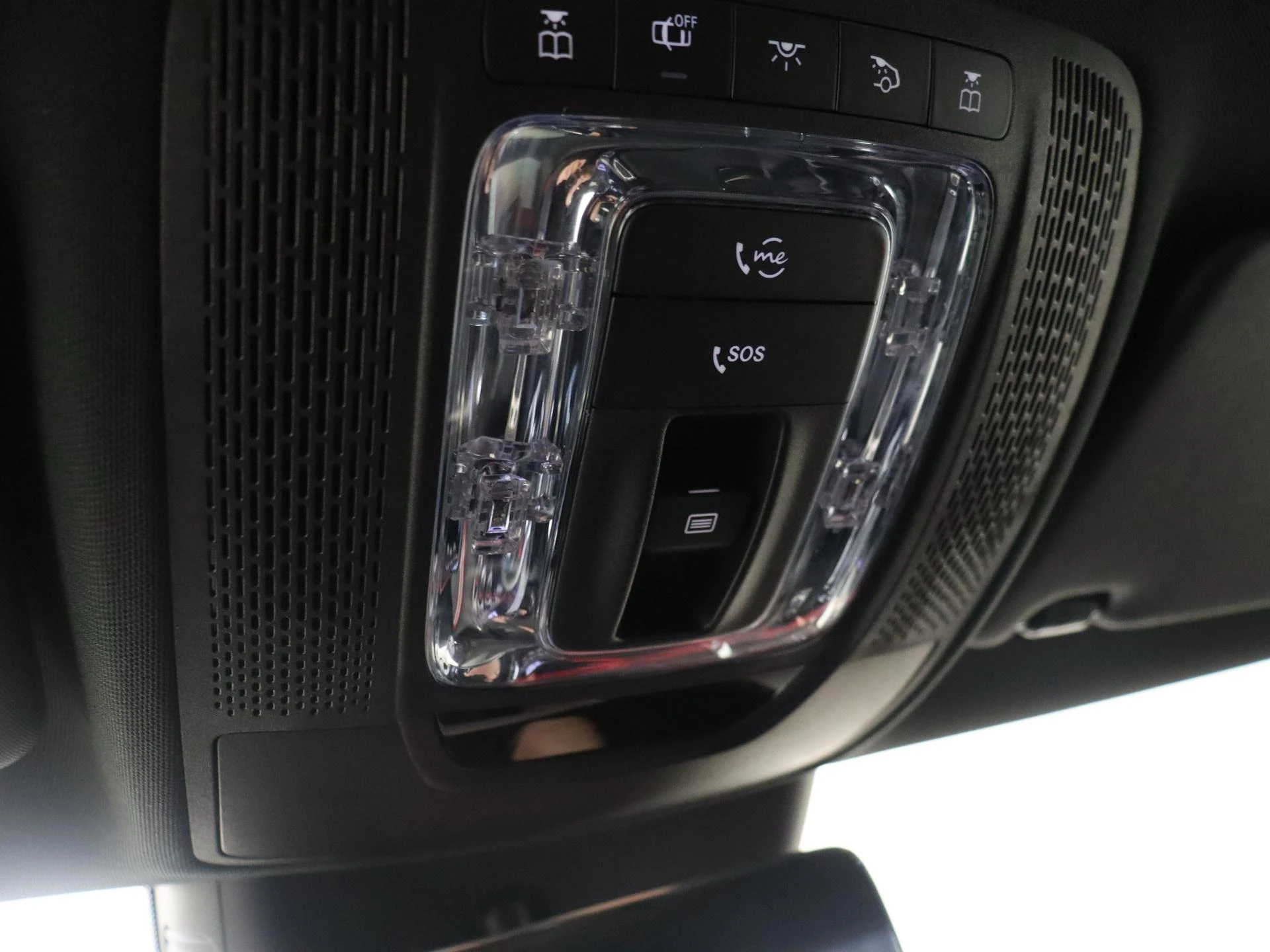 Mercedes-Benz-CLA-image-22