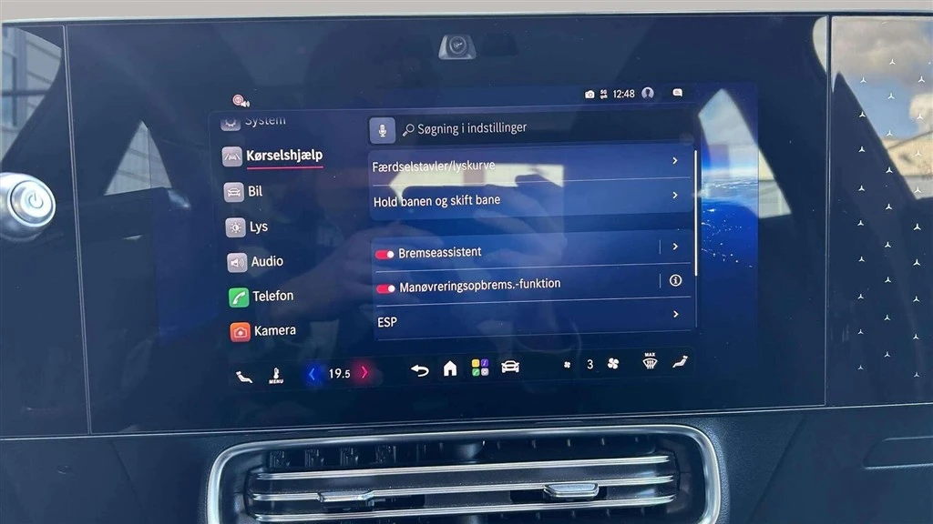 Mercedes-Benz-CLA-image-19