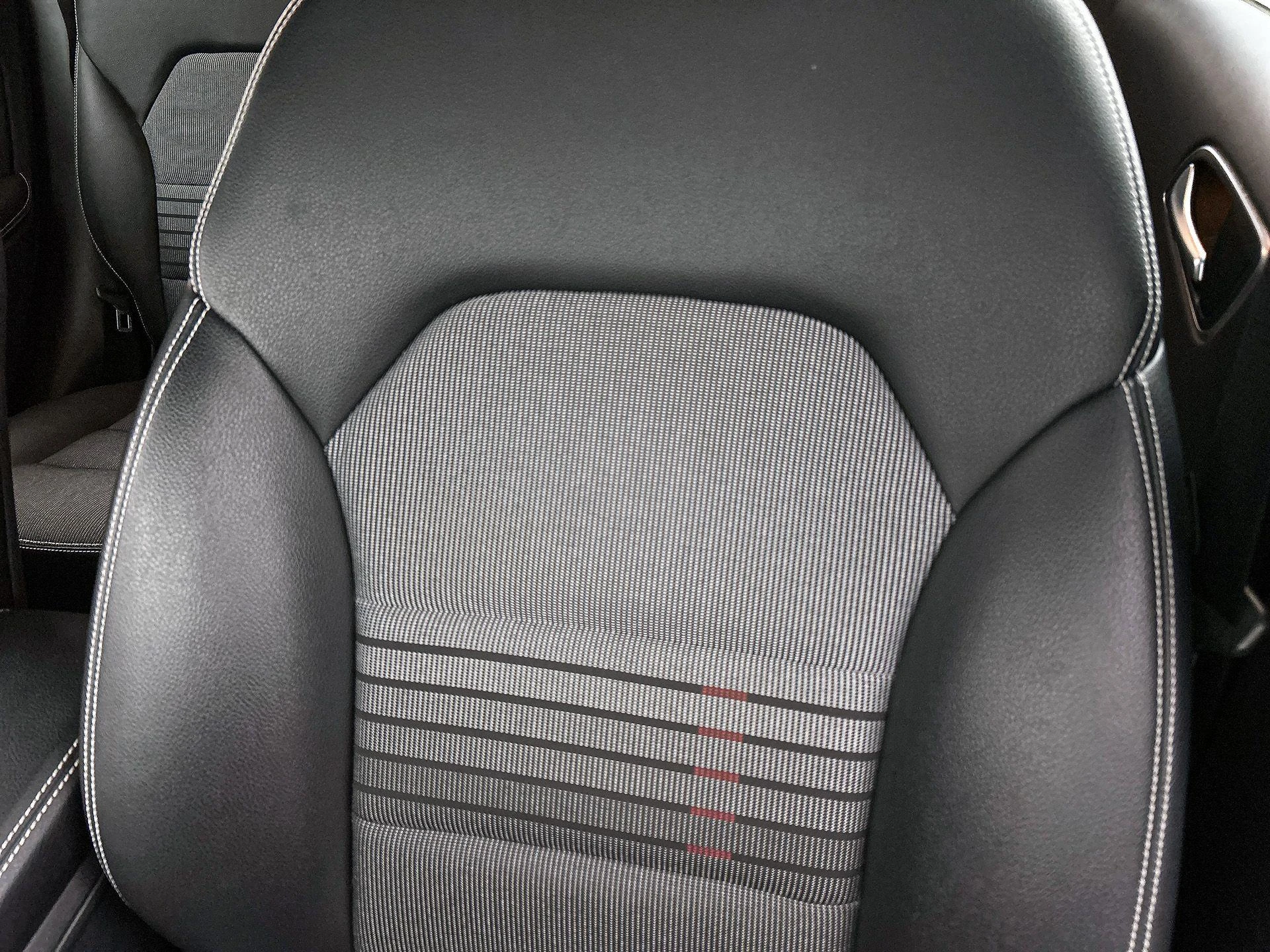 Mercedes-Benz-B-Klasse-image-12